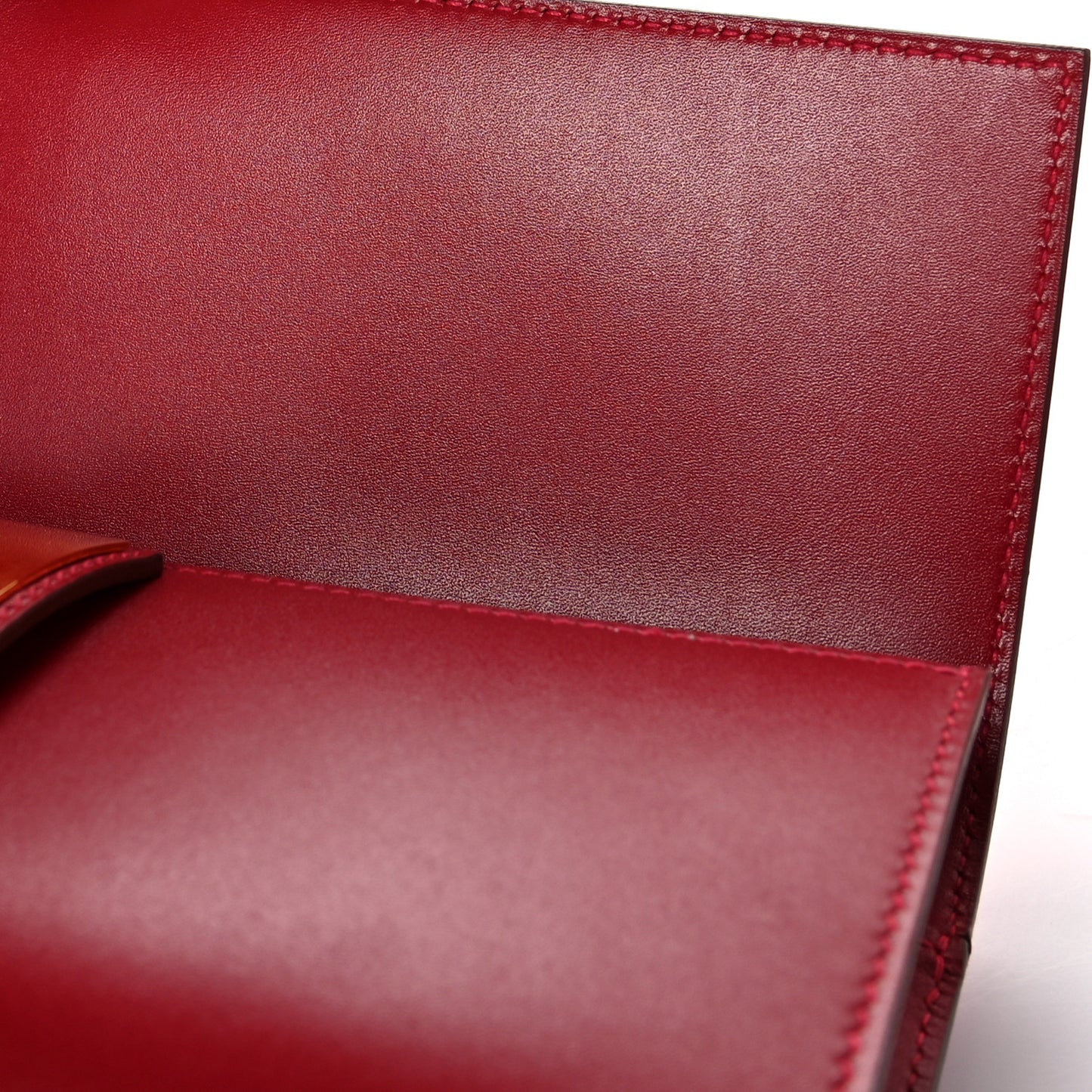 Tadelakt Medor 23 Clutch Rouge Vif