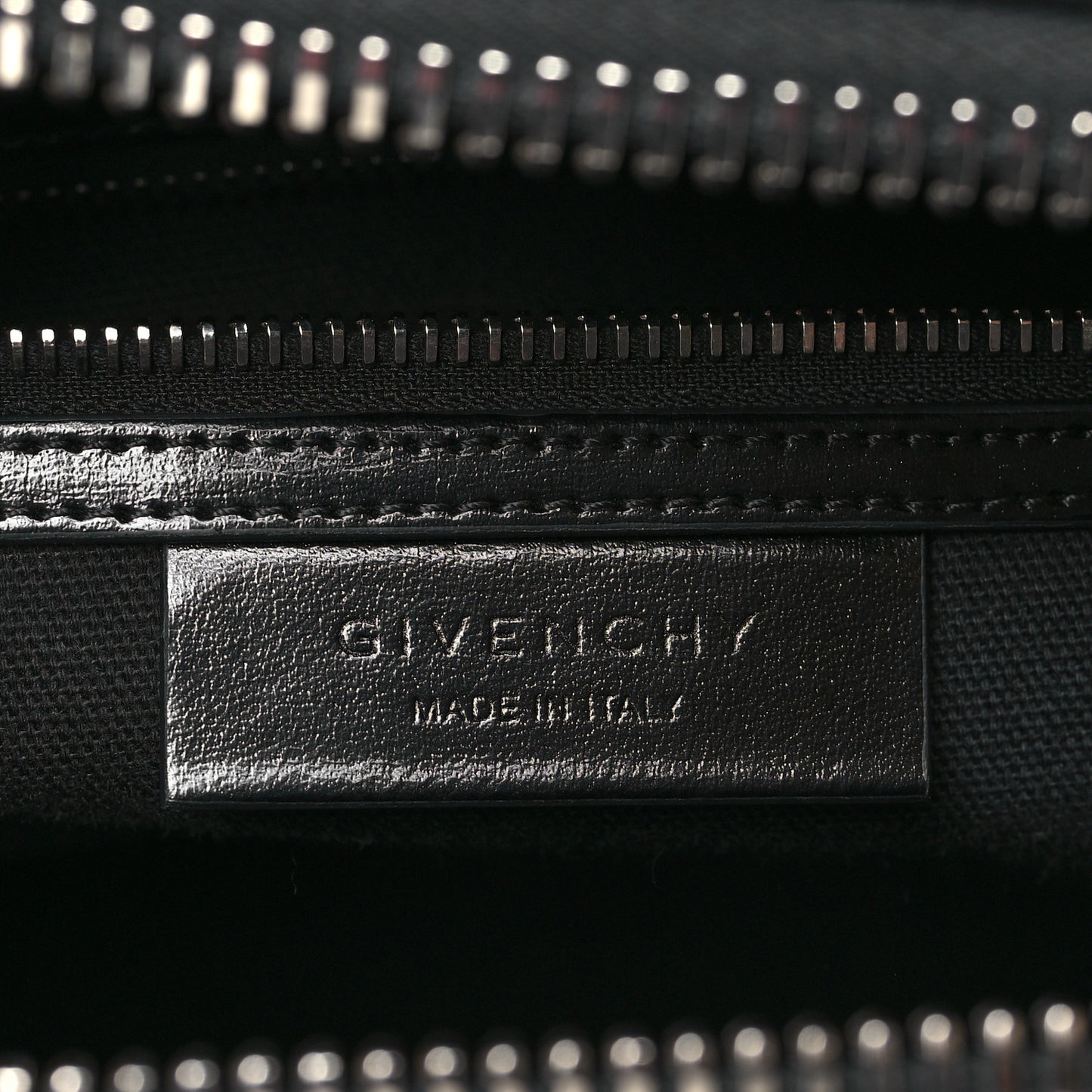 Shiny Lord Calfskin Small Antigona Black