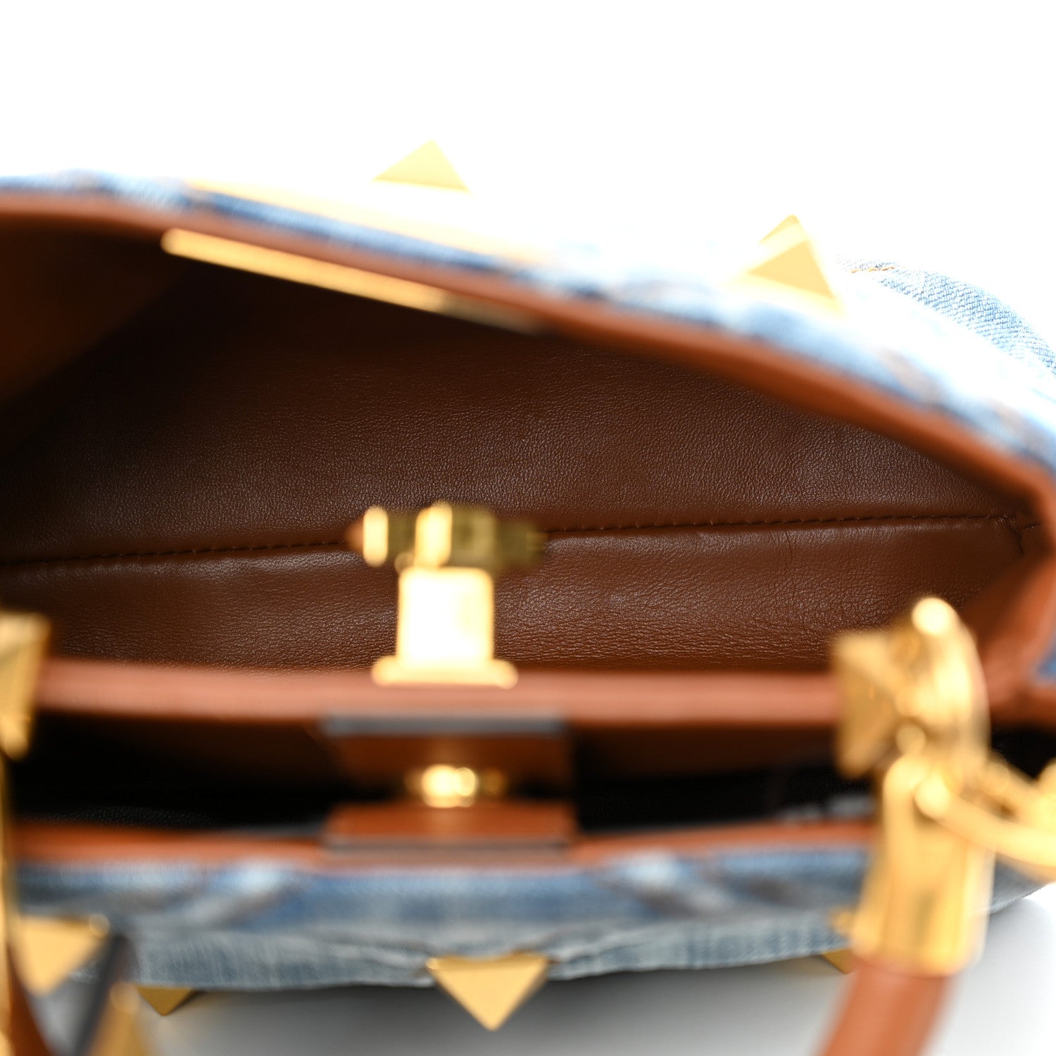 Valentino Garavani Denim Small Roman Stud The Handle Bag Light Denim Selleria 5 of 10