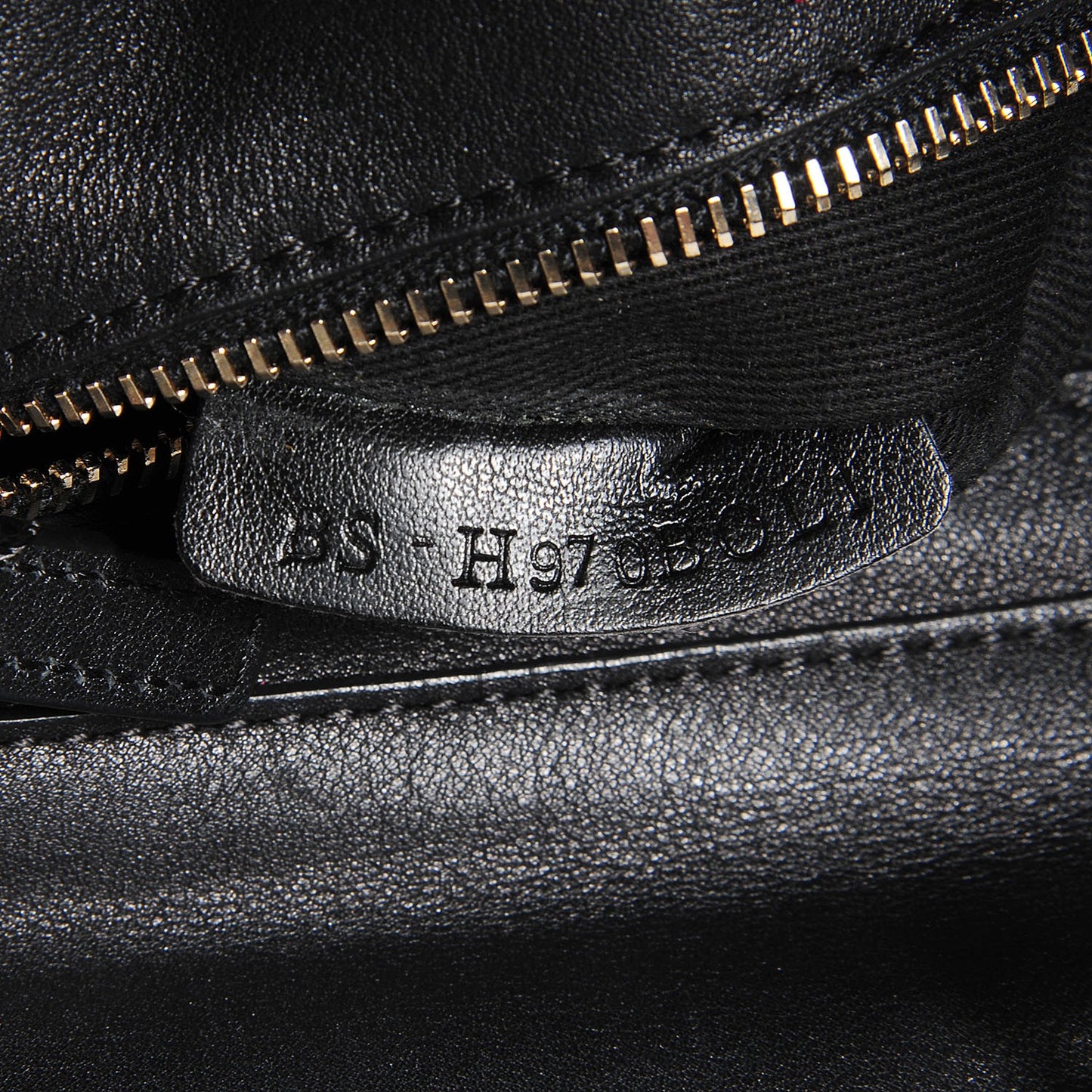 Vitello Medium Rockstud Tote Black