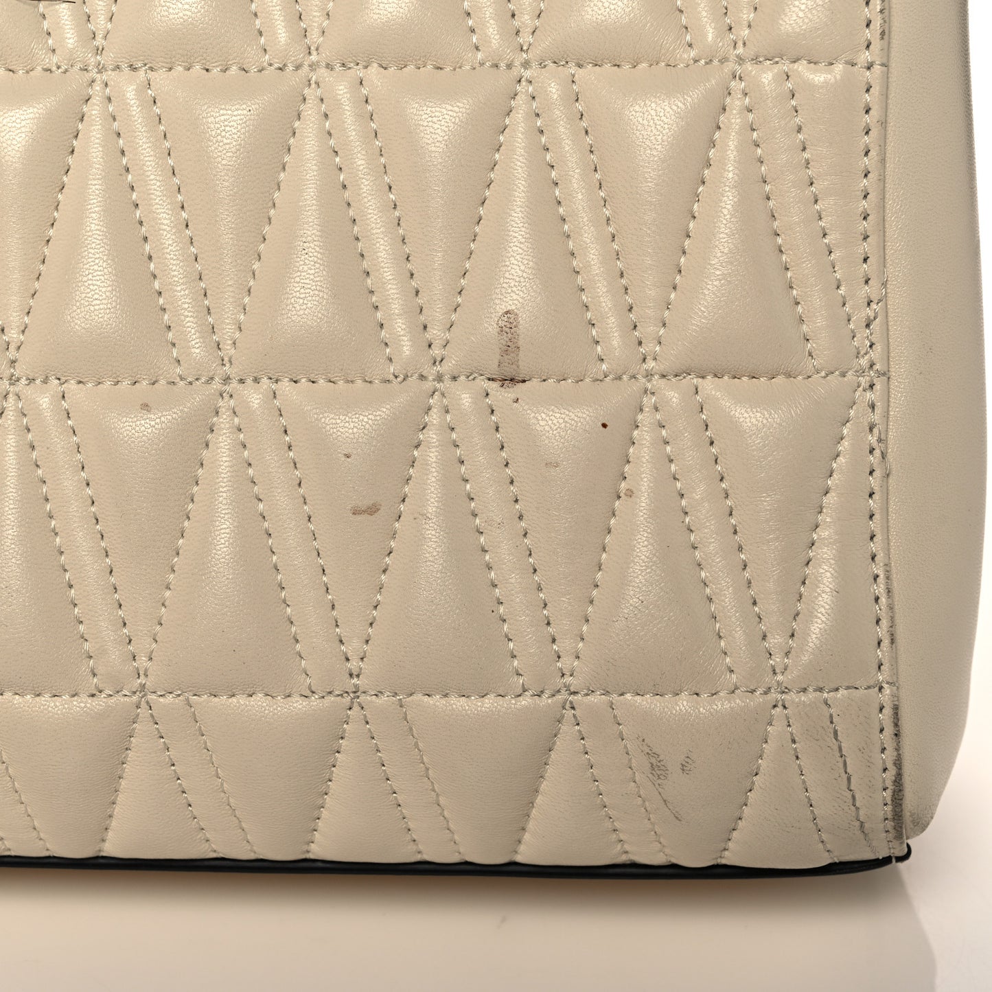 Nappa Barocco Quilted Virtus Chain Shoulder Bag Ecru
