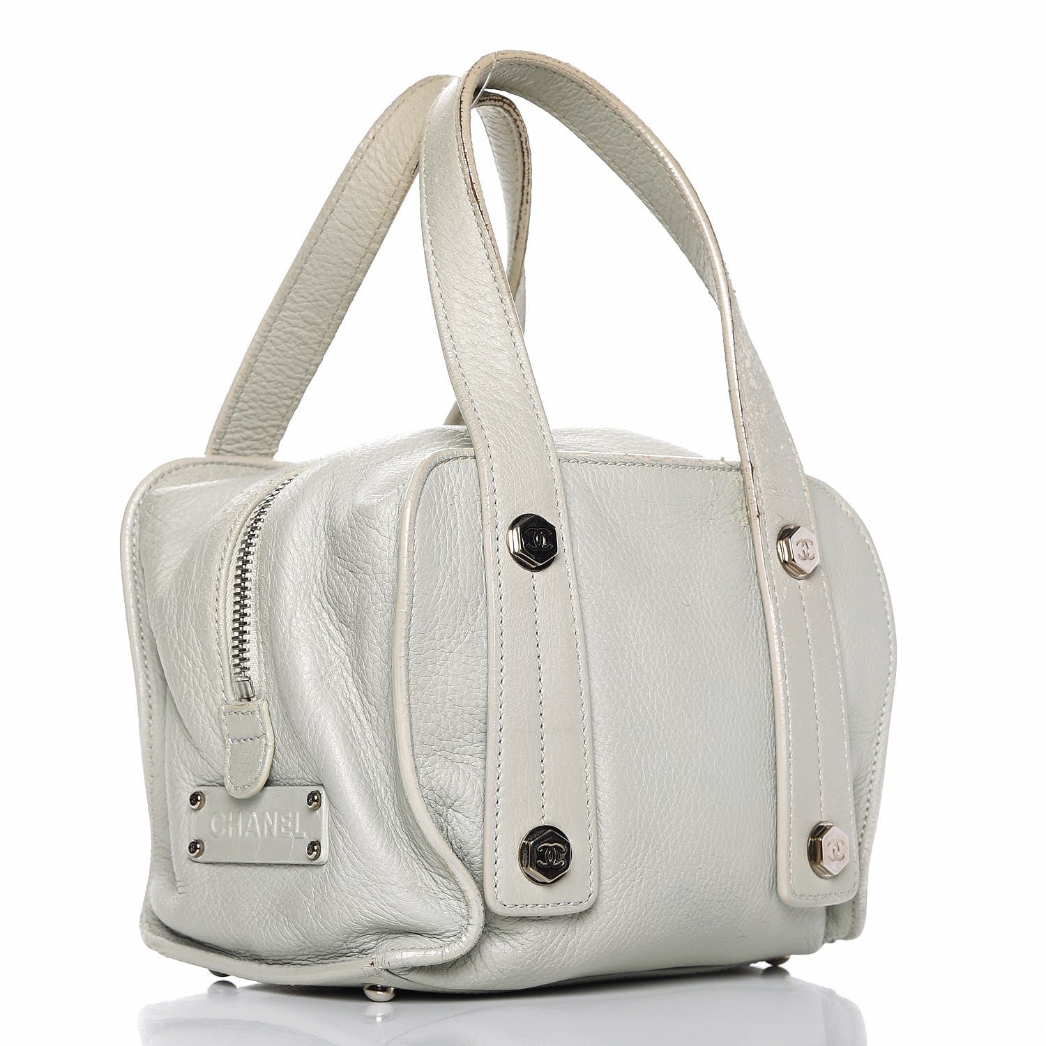 Chanel Deerskin Bolt Bag Light Green 3 of 21