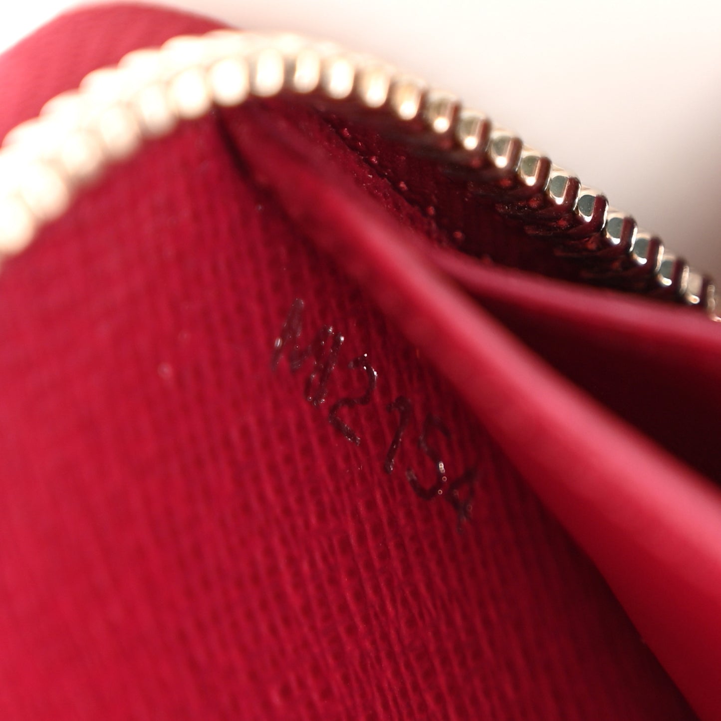 Epi Zippy Wallet Fuchsia