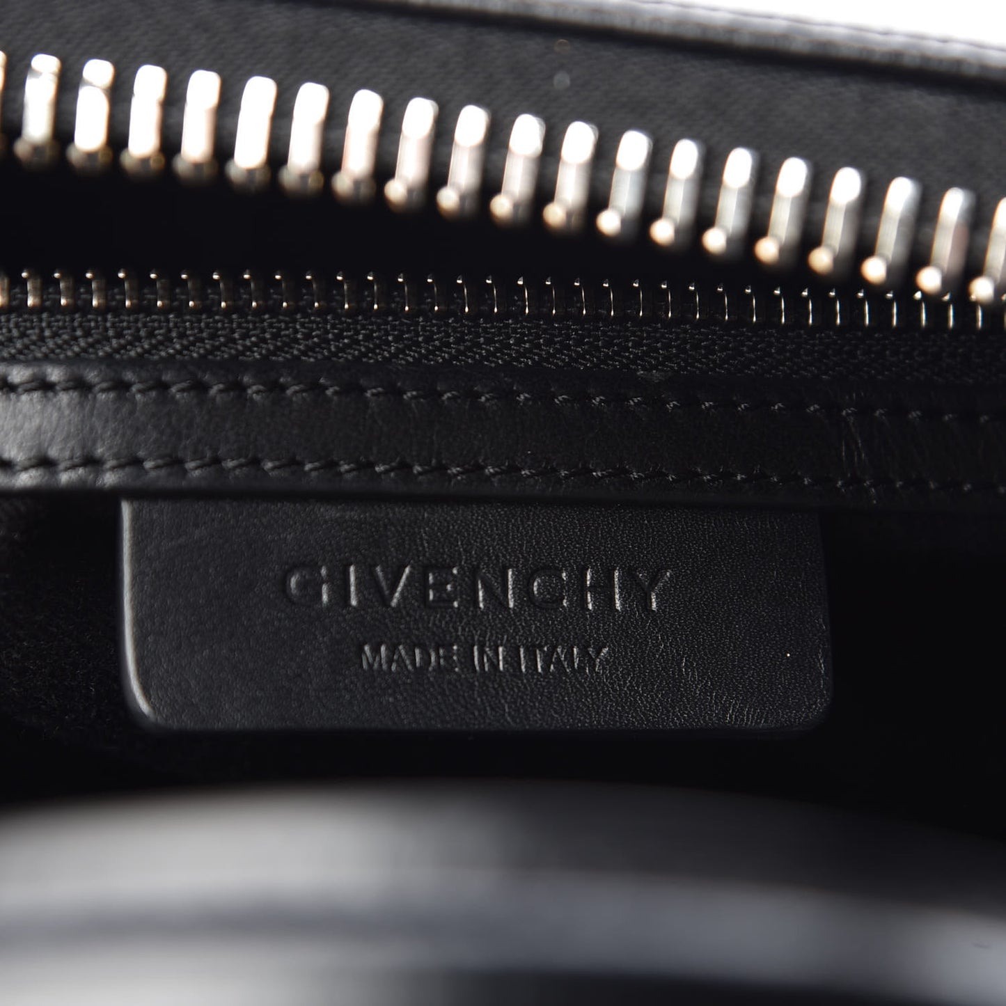 Shiny Lord Calfskin Small Antigona Black