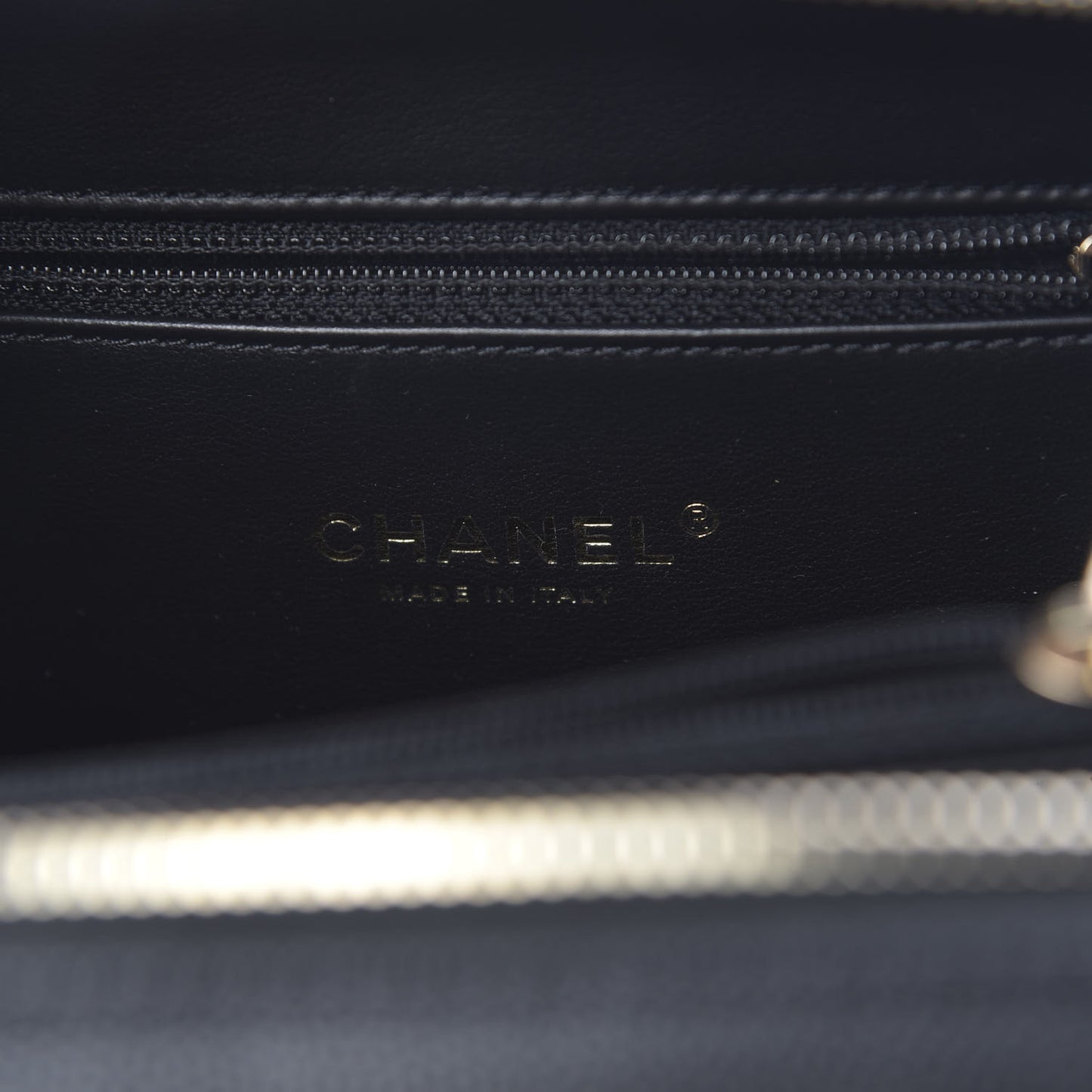 Caviar Quilted Medium CC Filigree Vanity Case Black