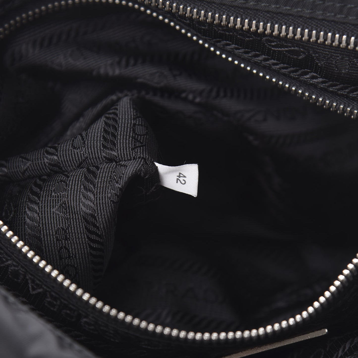 Nylon Vela Messenger Bag Black