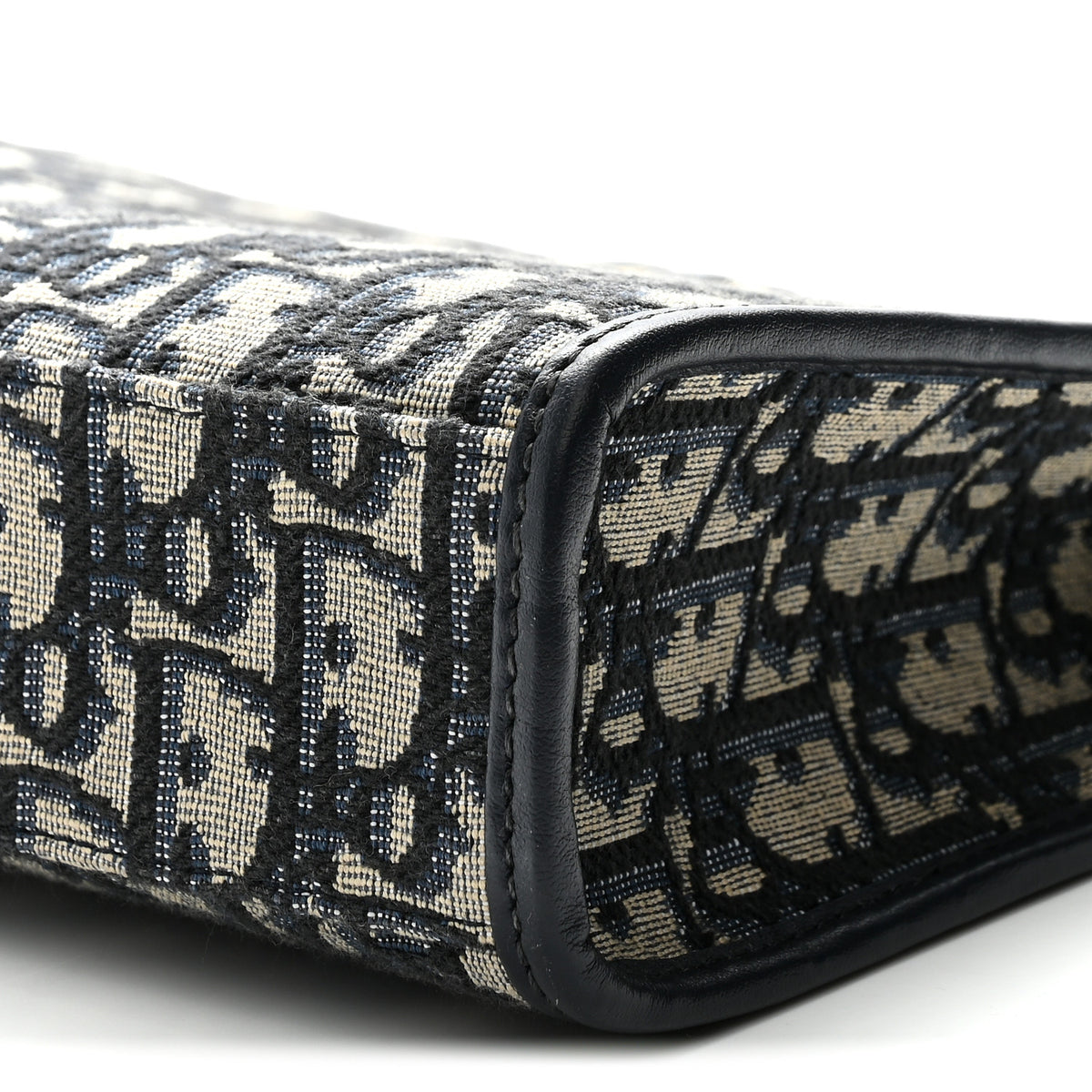 Oblique 30 Montaigne Pouch Blue