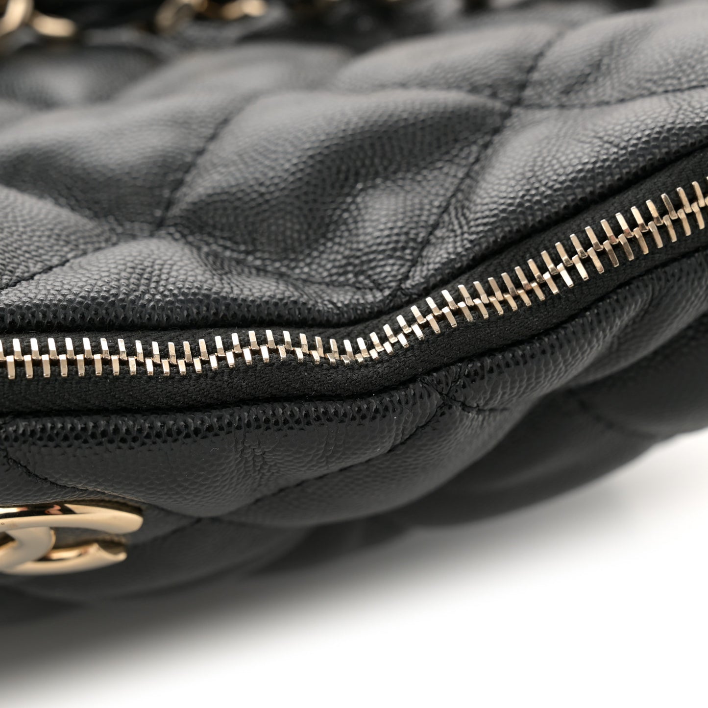 Caviar Quilted Daylight Hobo Black