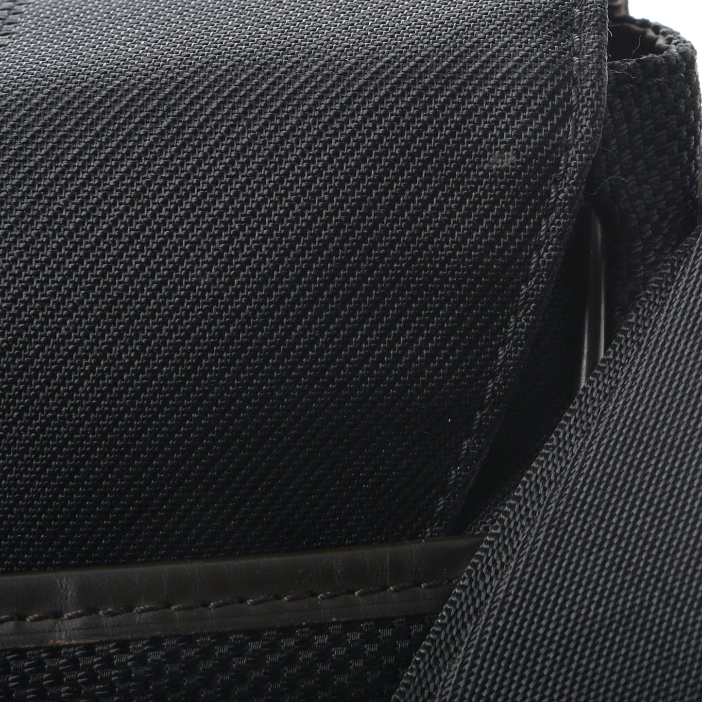 Damier Geant Petit Messenger Bag Black