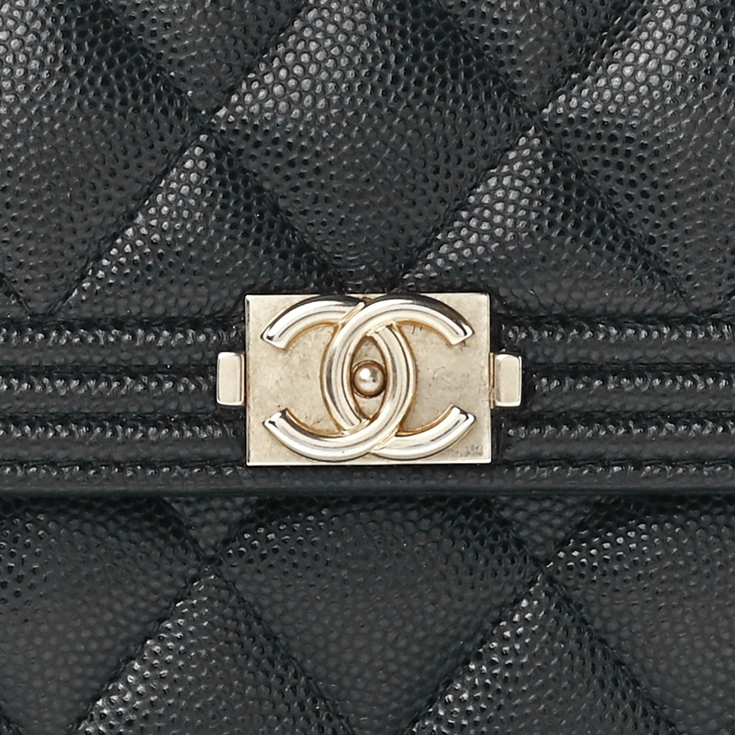Caviar Quilted Large Boy Gusset Flap Wallet Black