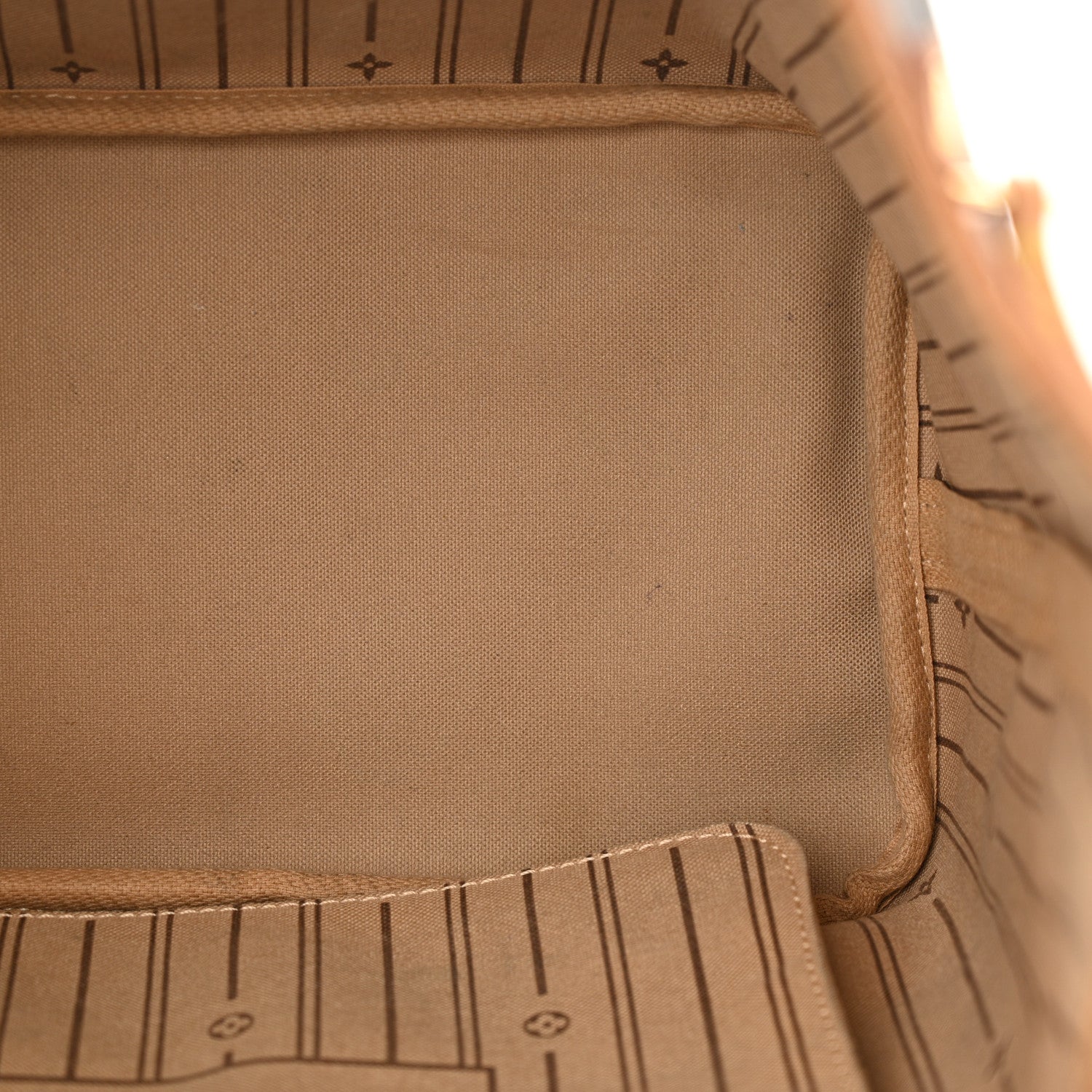 Louis Vuitton Monogram Neverfull MM 11 of 14