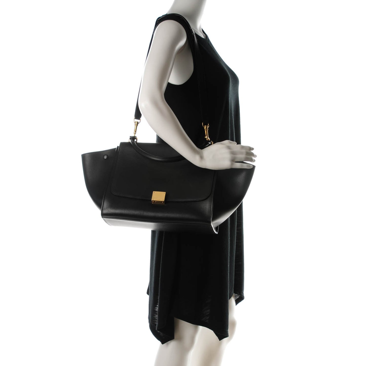 Smooth Calfskin Medium Trapeze Black