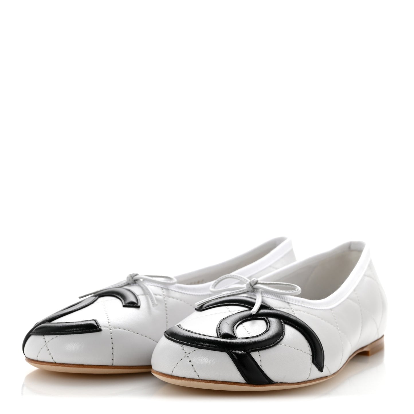 Lambskin Quilted CC Cambon Ballet Flats 39 White Black