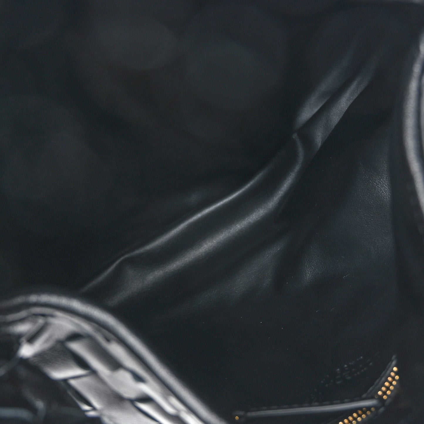 Calfskin Intrecciato Small Hop Black