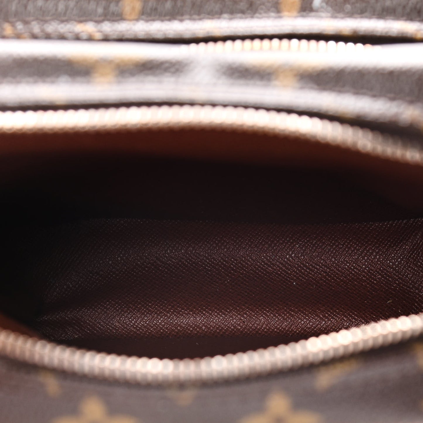 Monogram Amazone