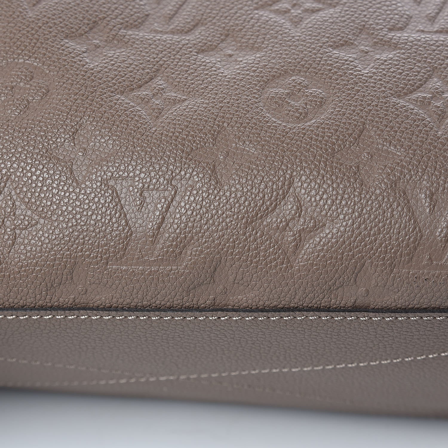 Louis Vuitton Empreinte Montaigne MM Taupe 10 of 10