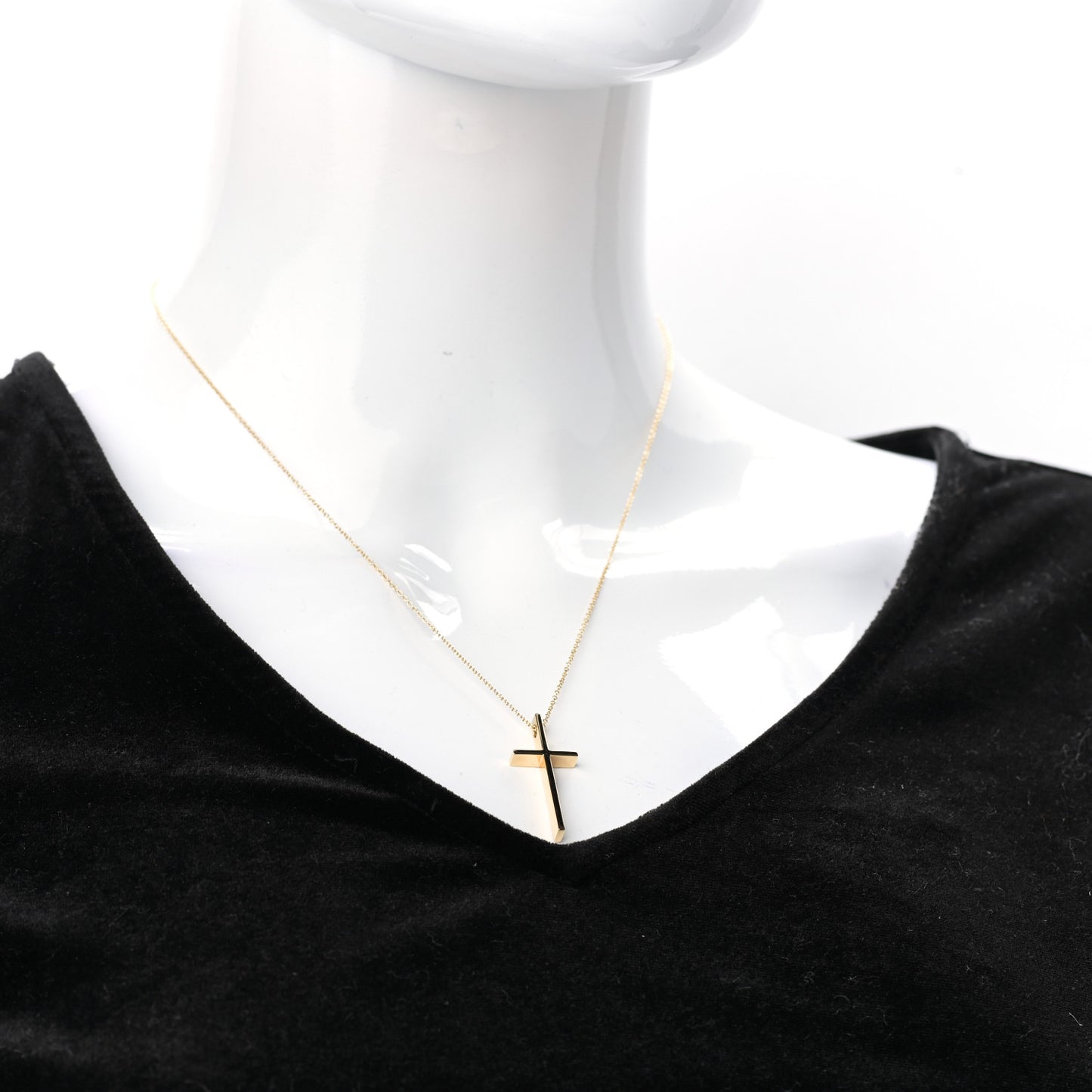 18K Yellow Gold Metro Cross Pendant Necklace