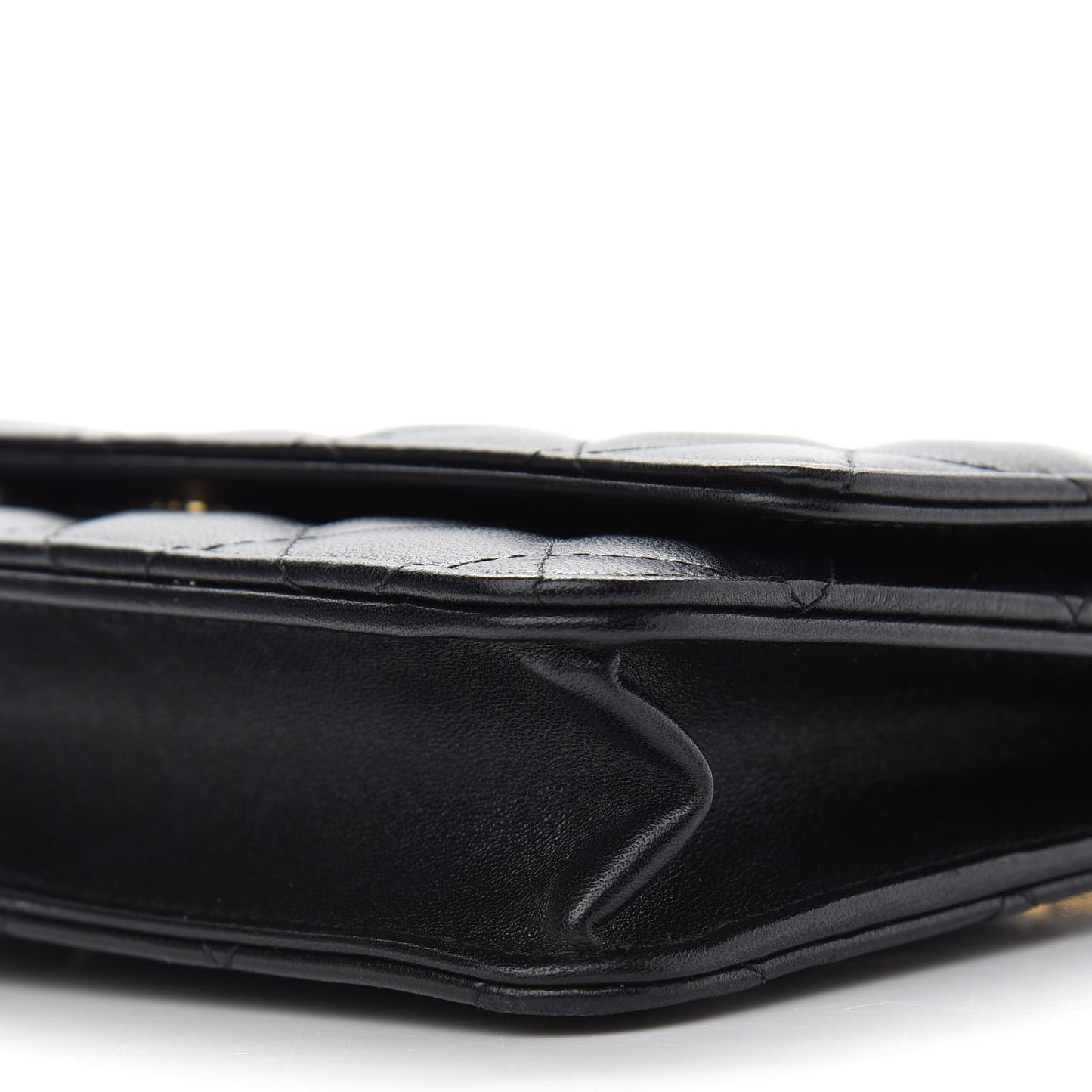 Lambskin Quilted Wallet On Chain WOC Black