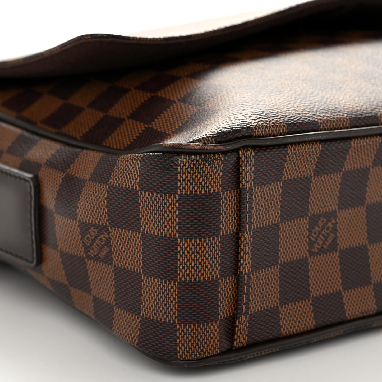 Damier Ebene Shelton MM