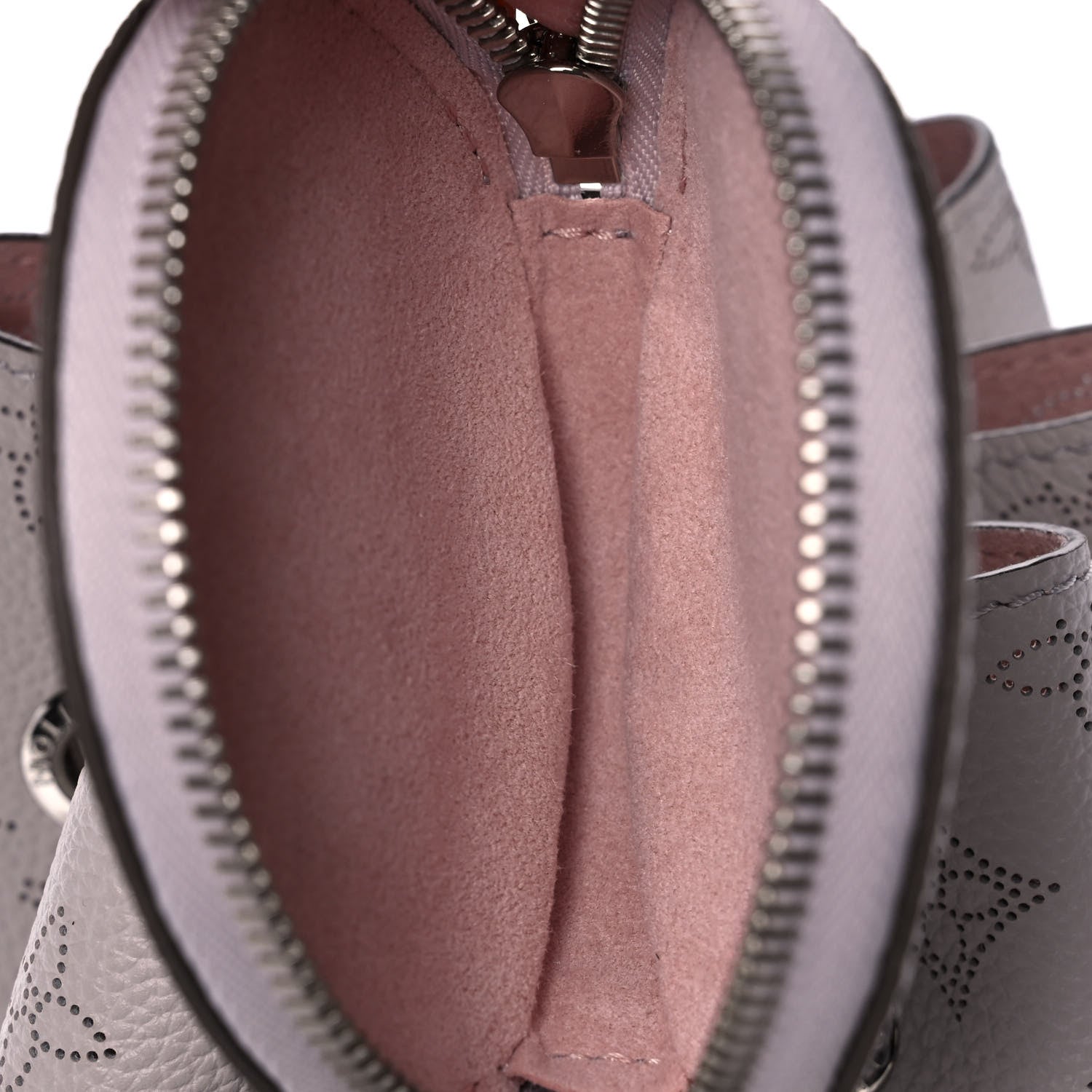 Louis Vuitton Mahina Bella Brume 8 of 10