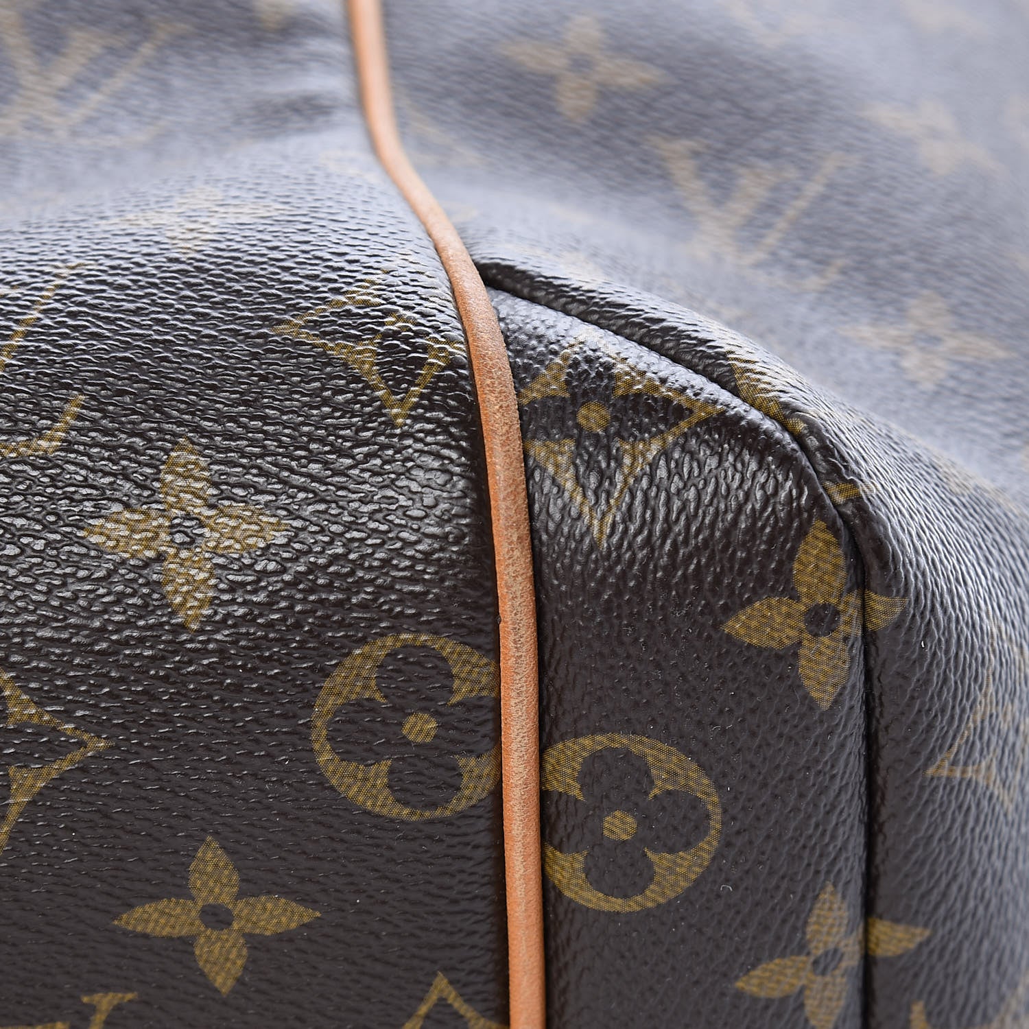 Louis Vuitton Monogram Totally MM 15 of 17