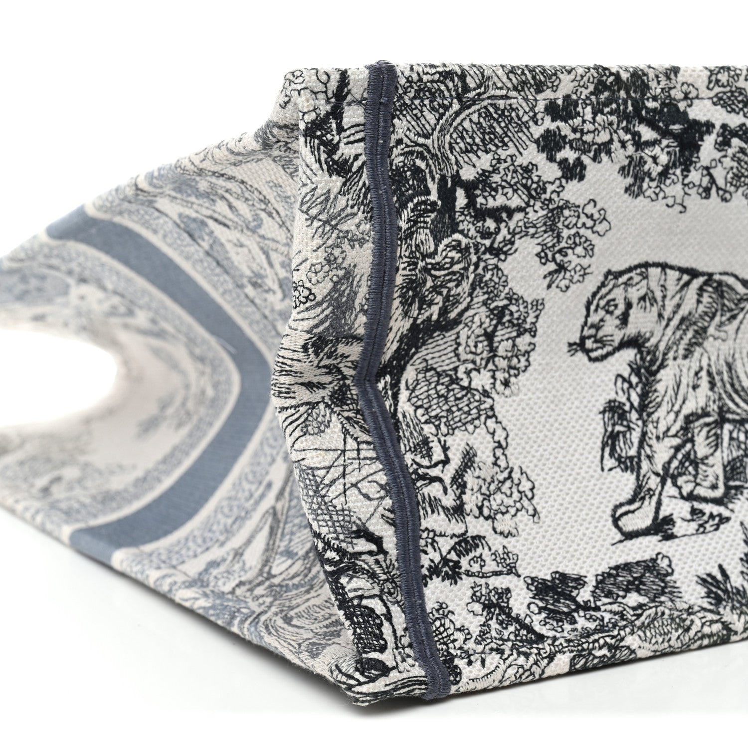 Christian Dior Gradient Canvas Embroidered Large Dioriviera Toile De Jouy Book Tote Blue Blue 9 of 15