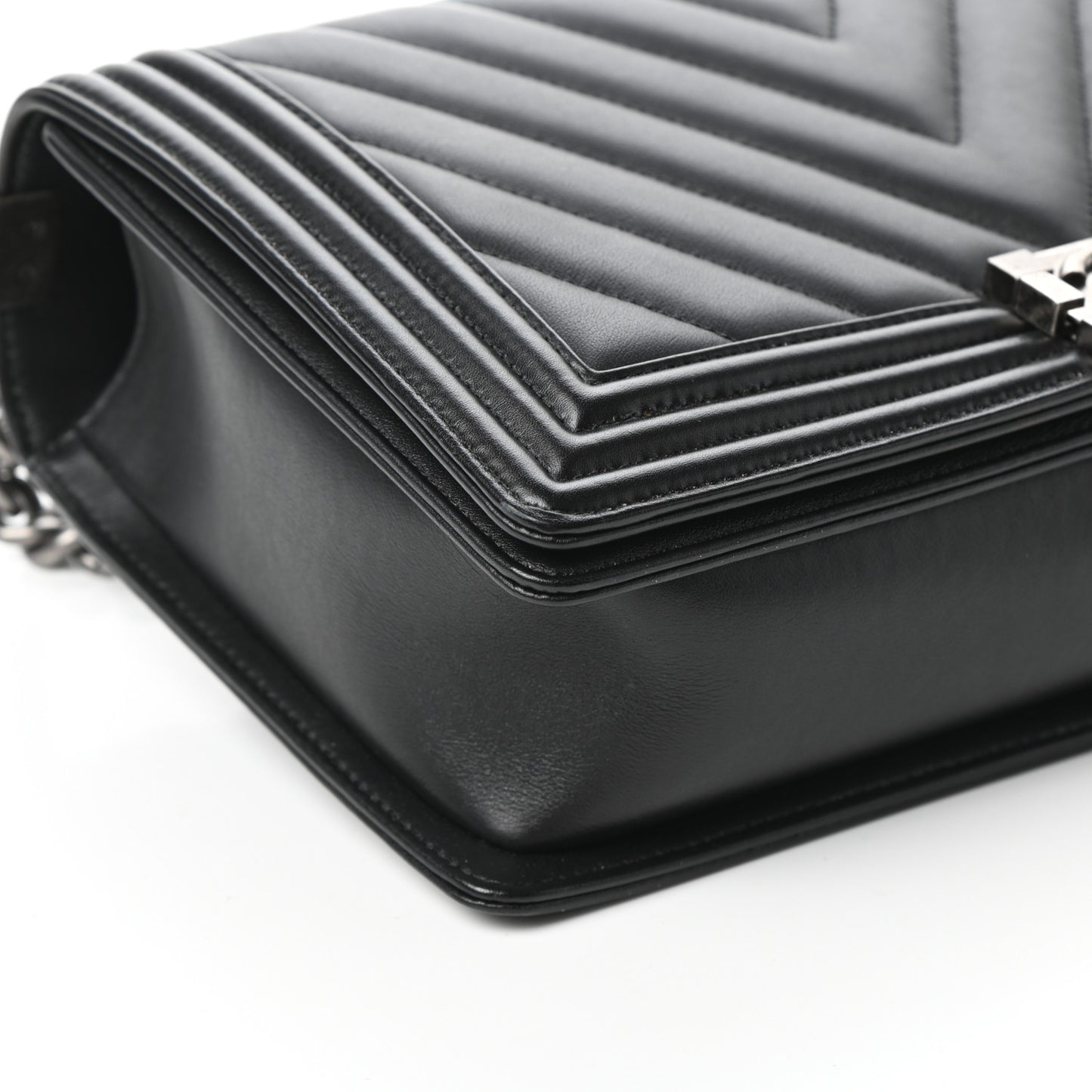 Calfskin Chevron Quilted New Medium Boy Flap Black