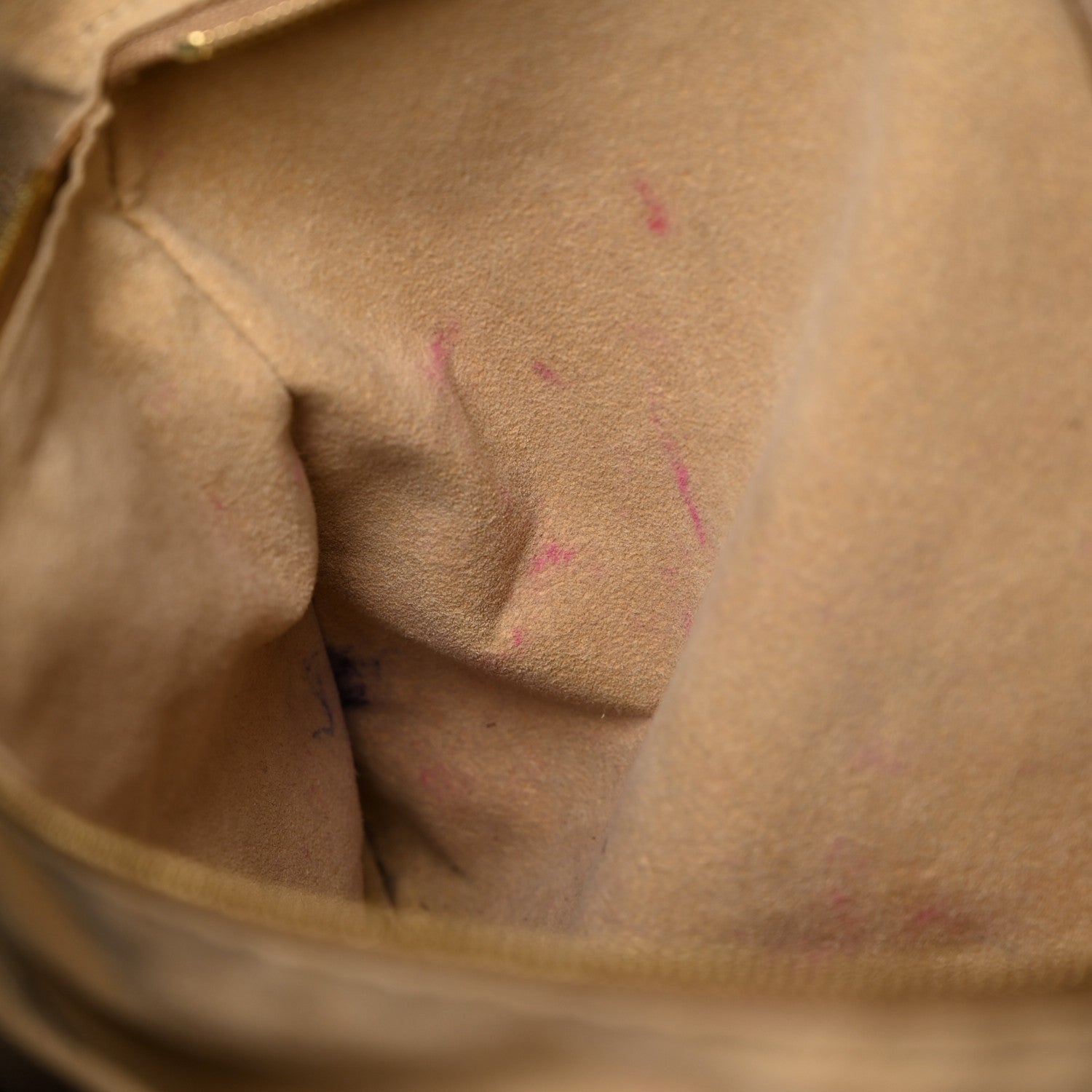 Louis Vuitton Monogram Artsy MM 15 of 29