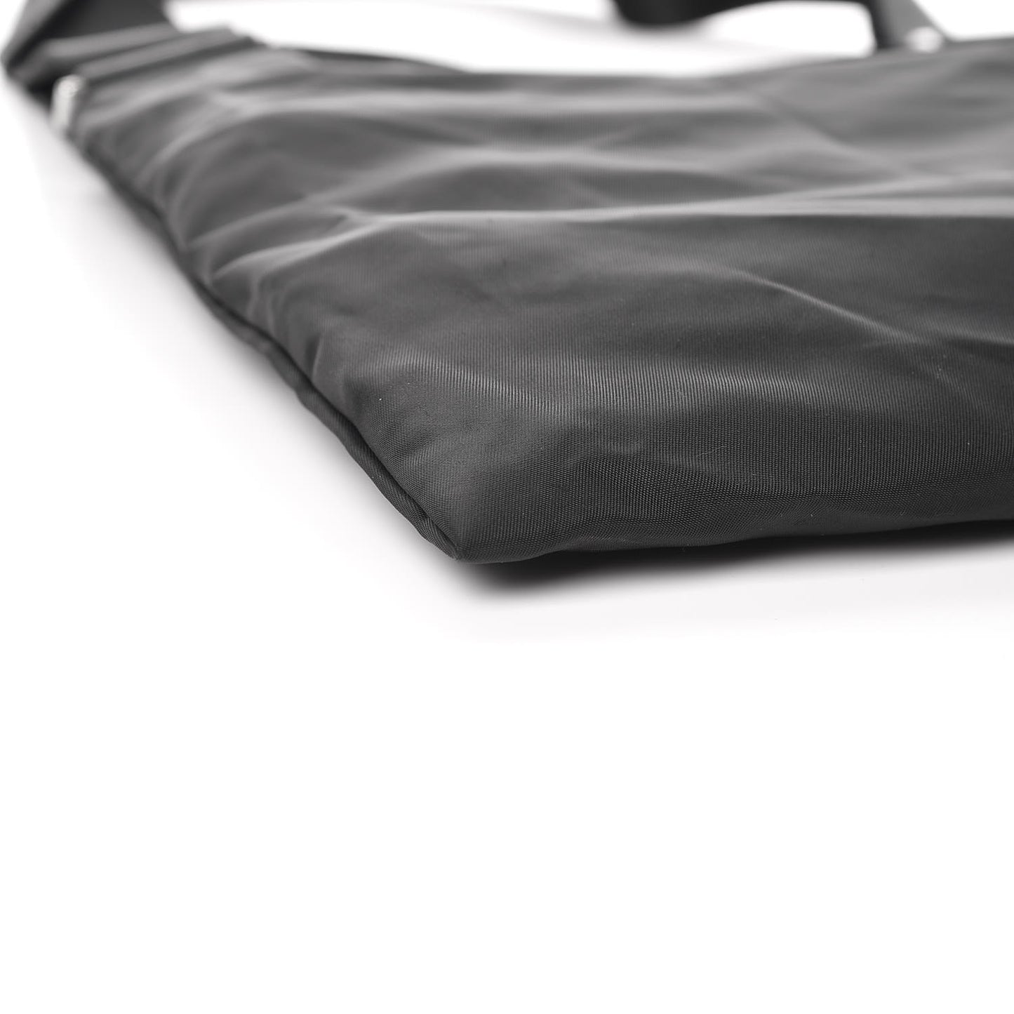 Nylon Flat Messenger Bag Black