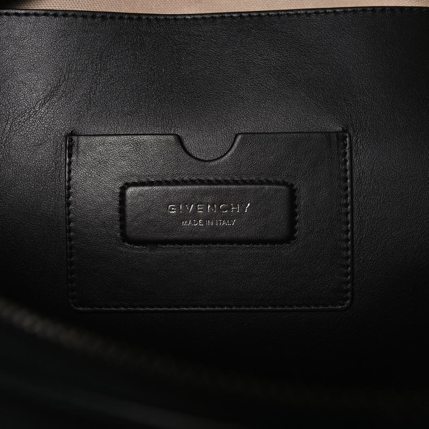Smooth Calfskin Soft Antigona Black
