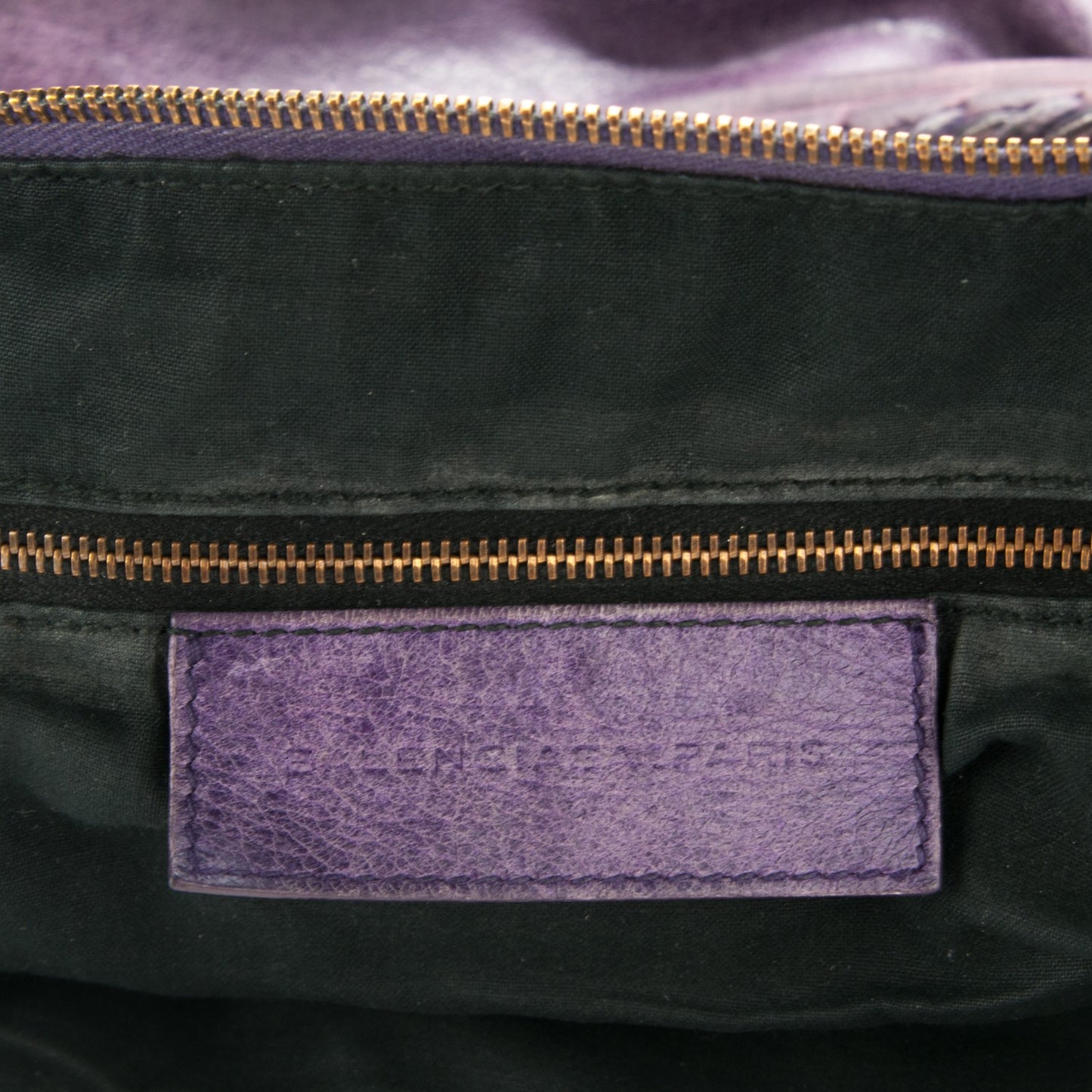 Agneau Classic Hardware Day Hobo Raisin