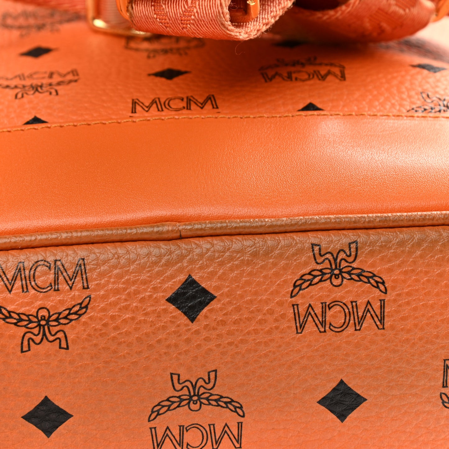 Visetos Crown Stud Medium Stark Backpack Orange