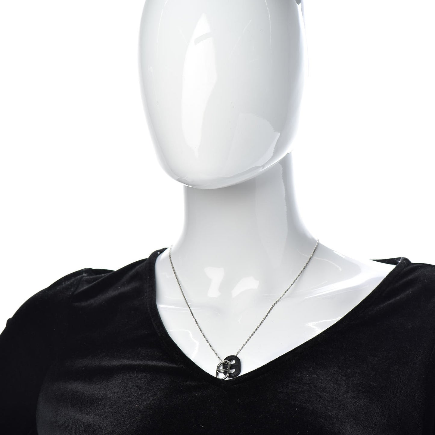 Swift O'Maillon Pendant Necklace Black