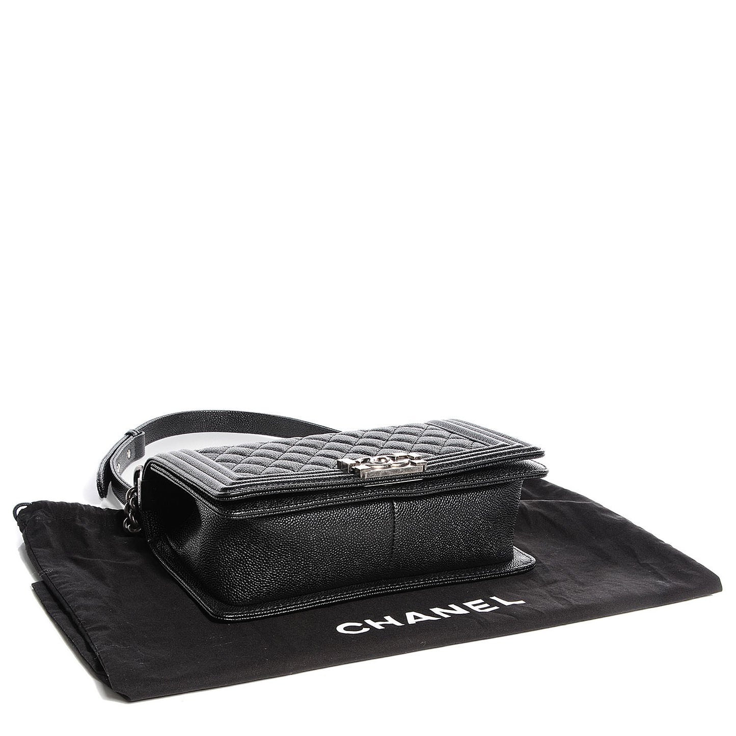 Caviar Quilted Medium Boy Flap Black