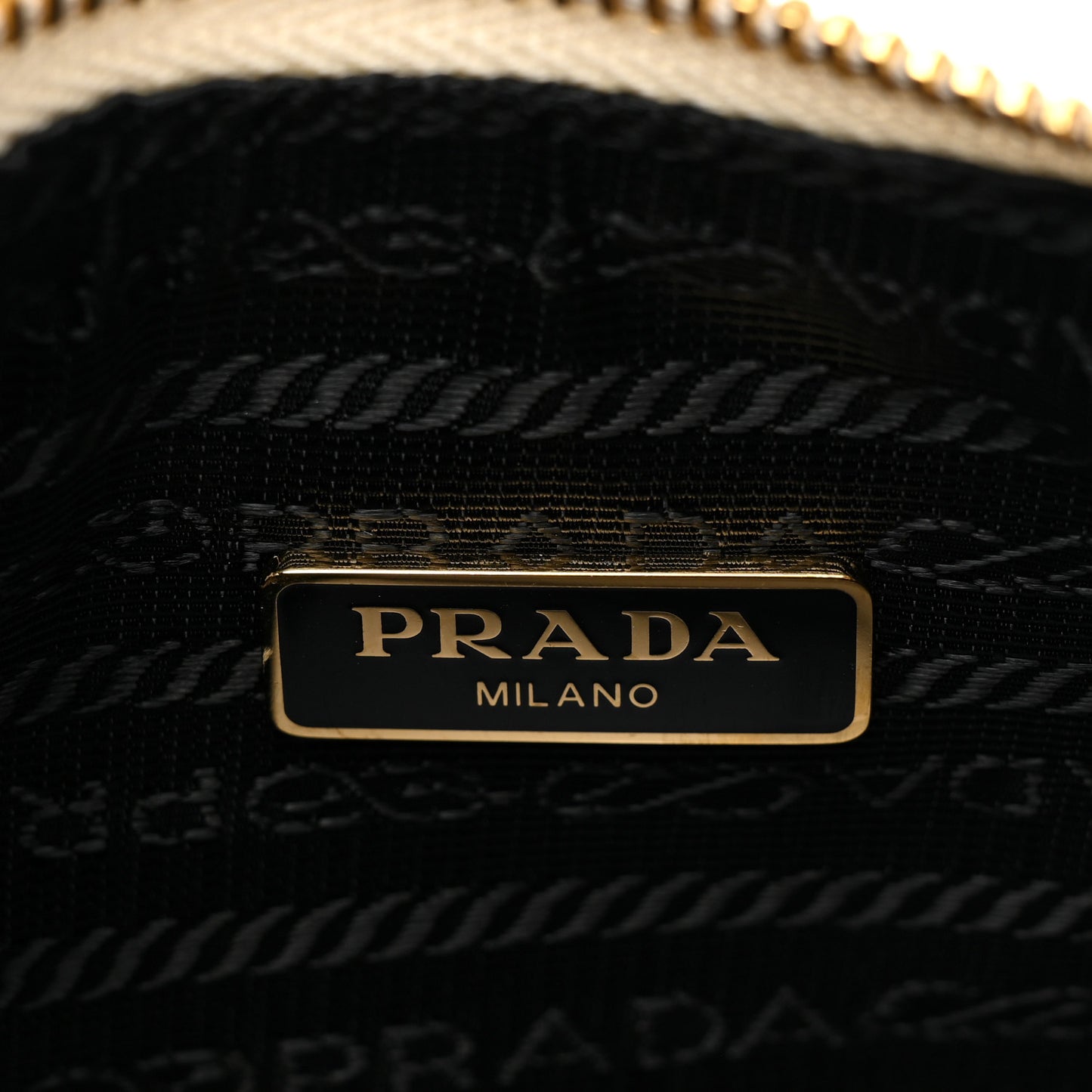 Saffiano Re-Edition 2005 Shoulder Bag White