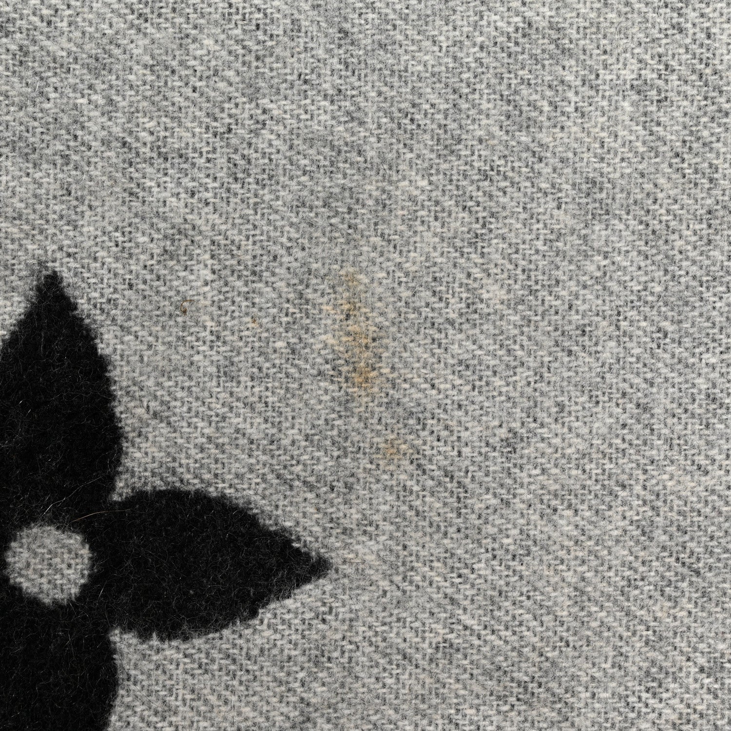Louis Vuitton Cashmere Monogram Reykjavik Scarf Black 4 of 4
