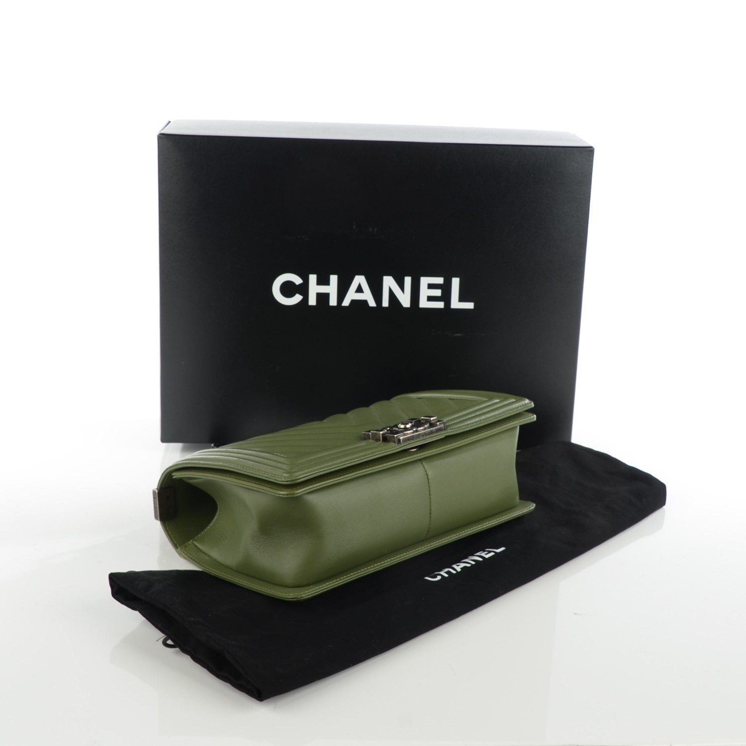 Chanel Calfskin Chevron Medium Boy Flap Green 4 of 8