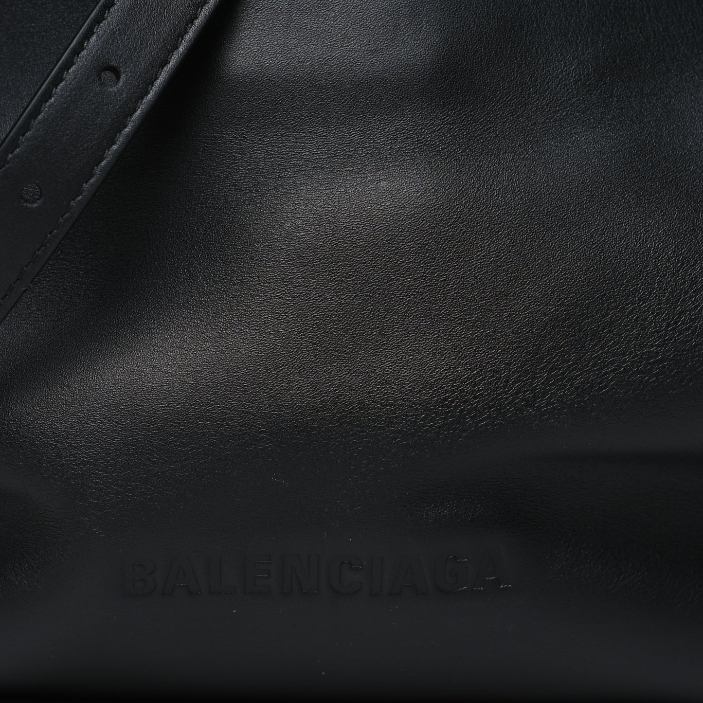Calfskin Megazip Tote Black