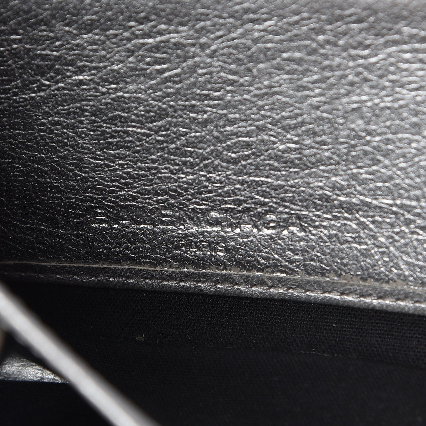 Agneau Giant 12 Silver Hardware Continental Zip Around Wallet Gris Aluminum