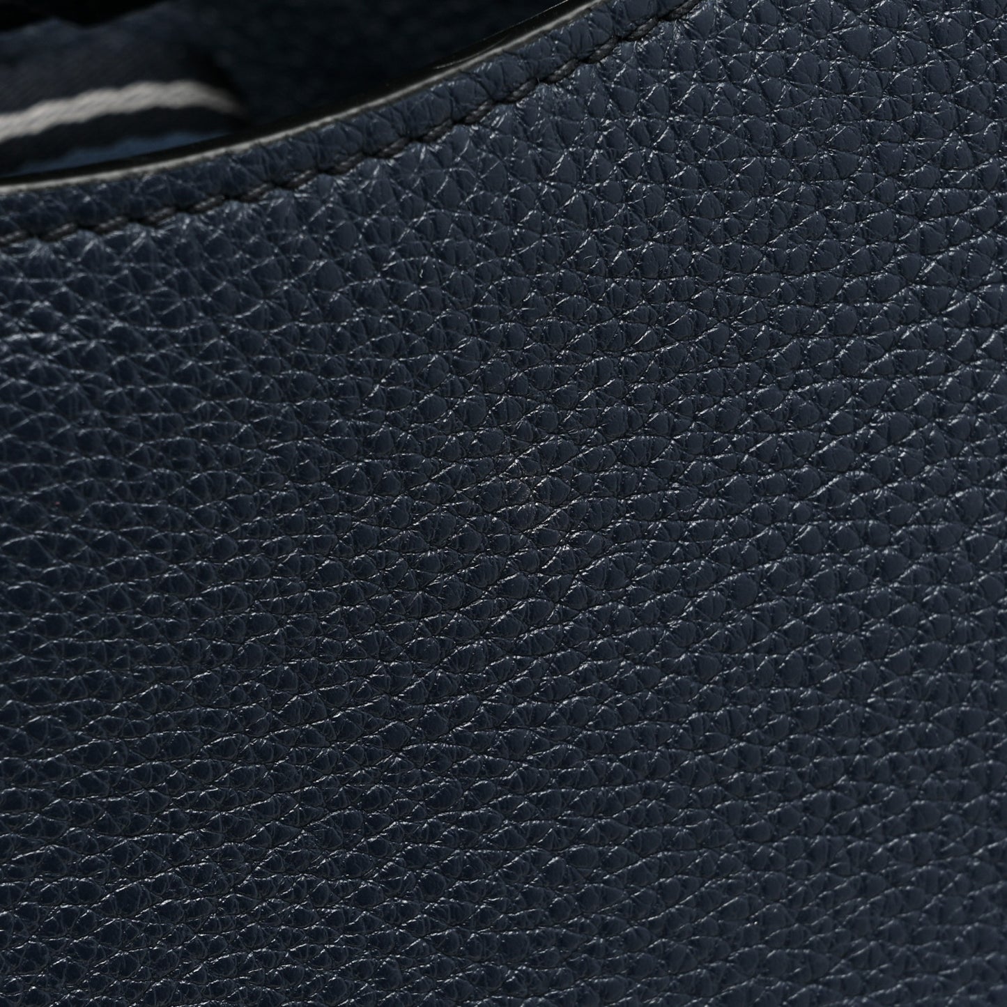Vitello Daino Hobo Messenger Bag Baltico