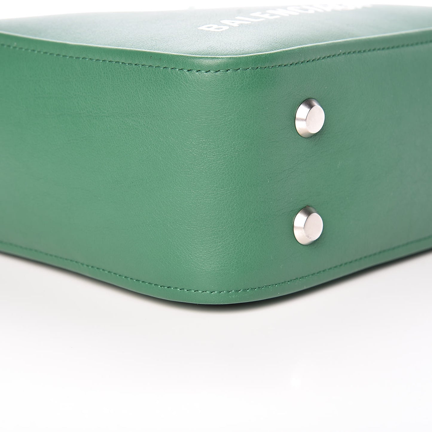 Shiny Day Calfskin S Triangle Duffle Vert Irlandais