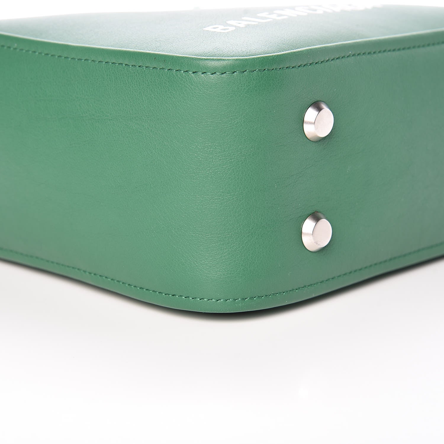 Balenciaga Shiny Day Calfskin S Triangle Duffle Vert Irlandais 8 of 9