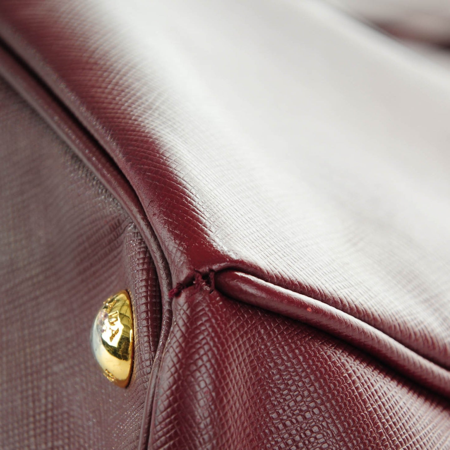Saffiano Lux Extra Large Galleria Double Zip Tote Cherry