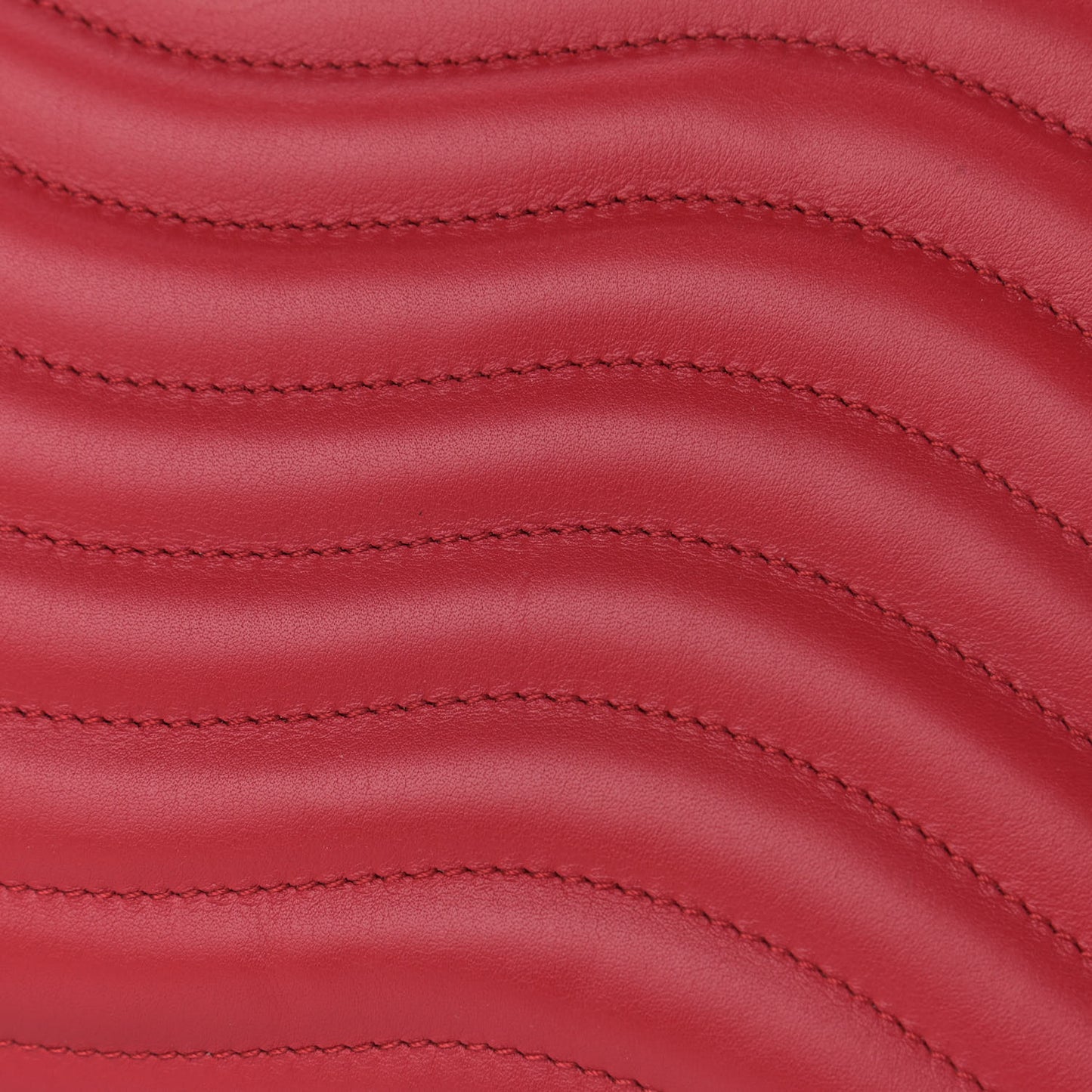 Calfskin New Wave Chain Tote Ecarlate