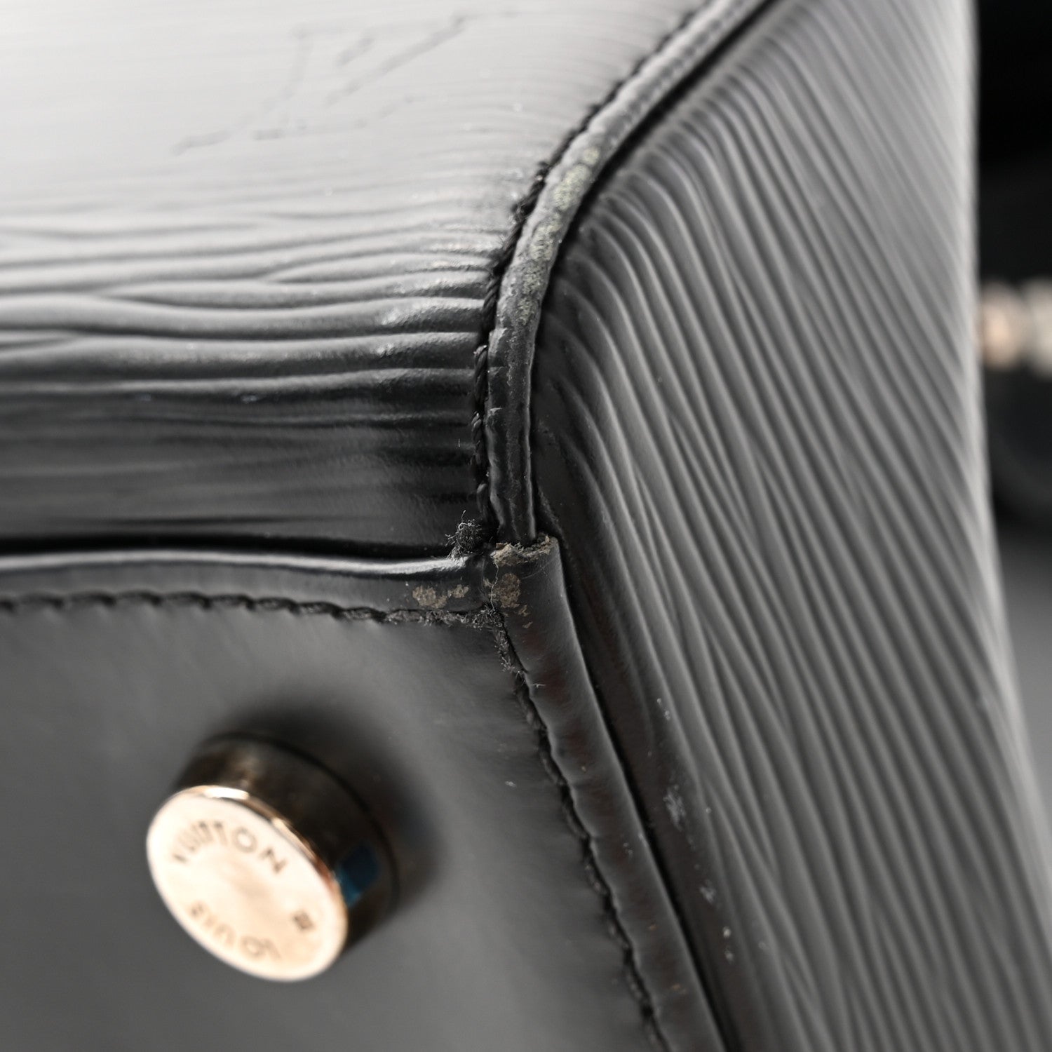 Louis Vuitton Epi Brea MM Black 12 of 13