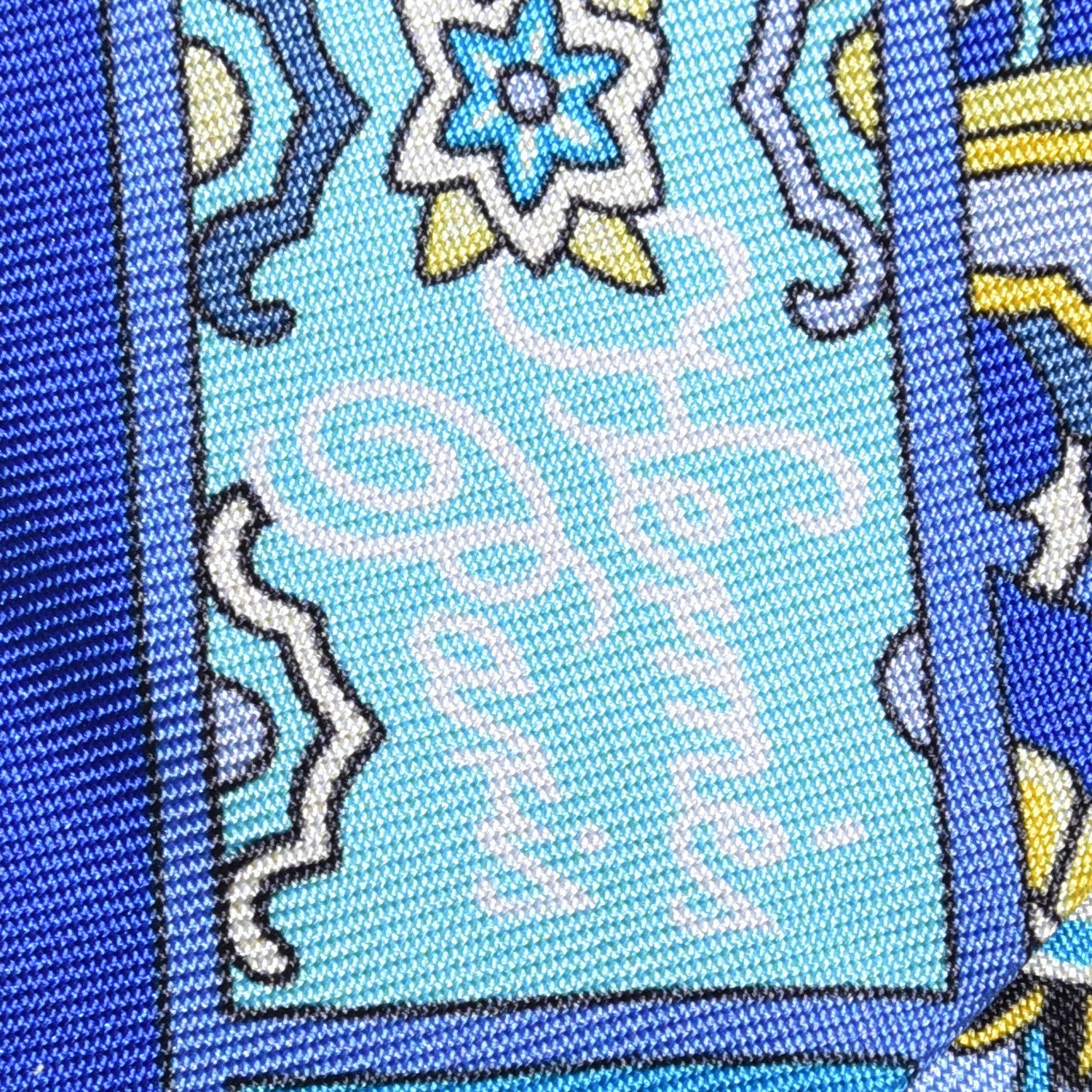 Hermes Silk Au Pays Des Oiseaux Fleurs Twilly 3 of 4