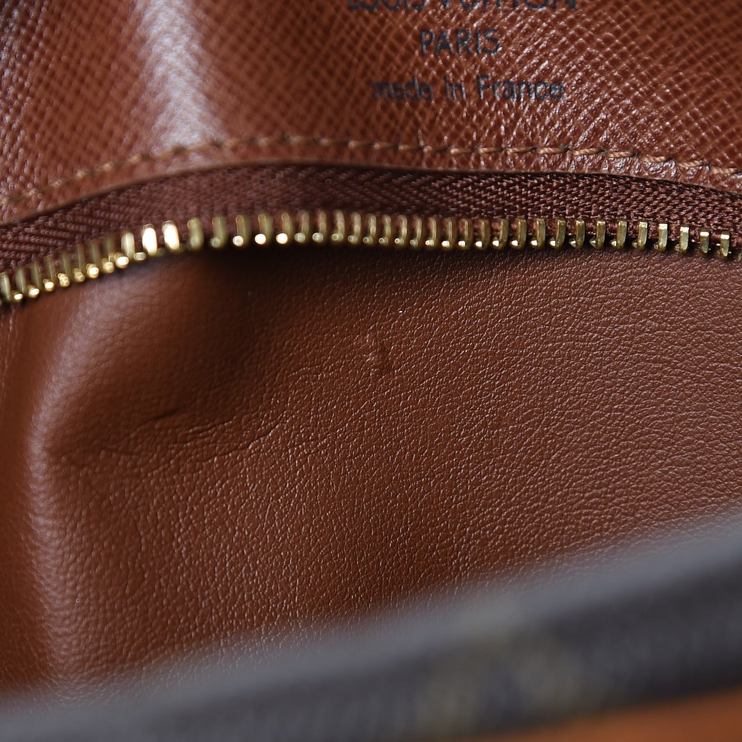 Monogram Nil 28