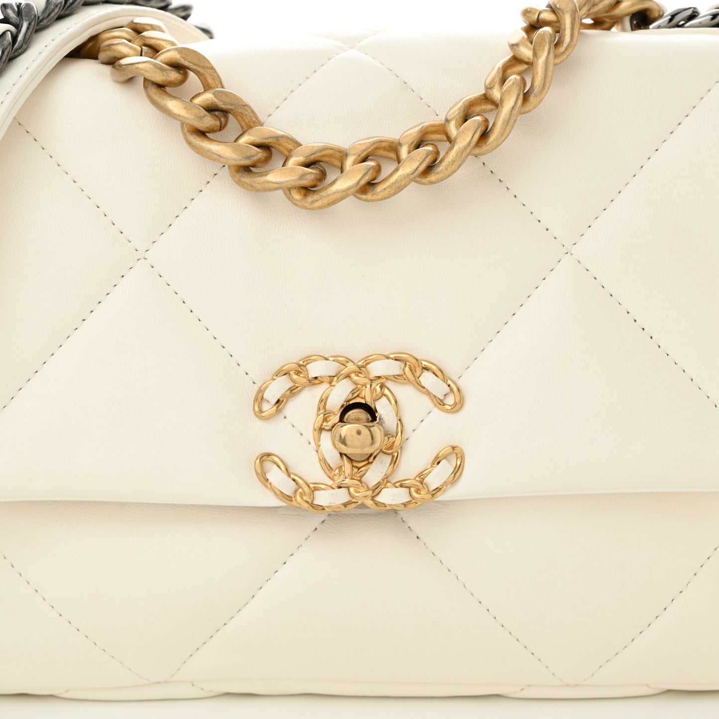 Lambskin Quilted Medium Chanel 19 Flap White