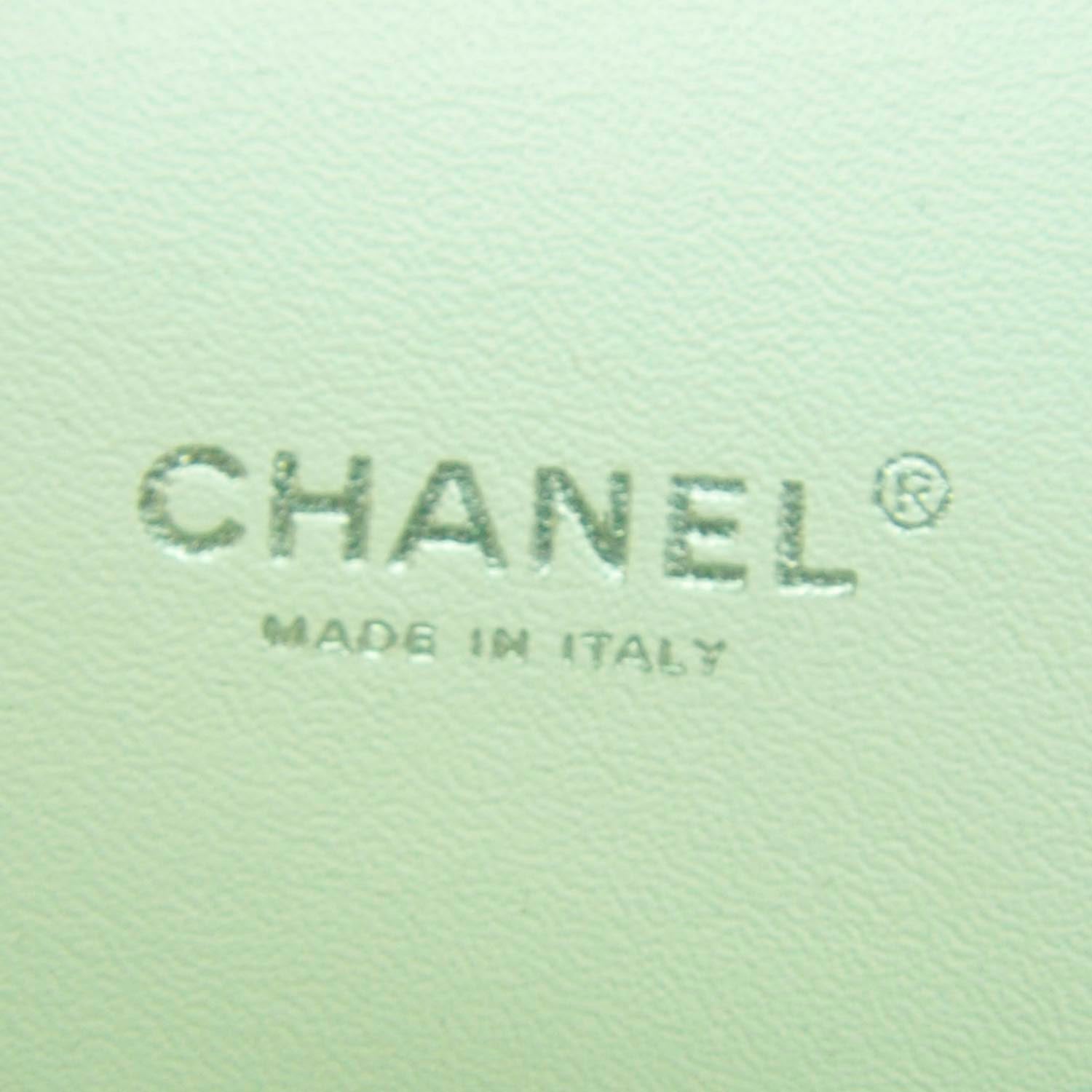 Chanel Caviar Maxi Double Flap White 9 of 13