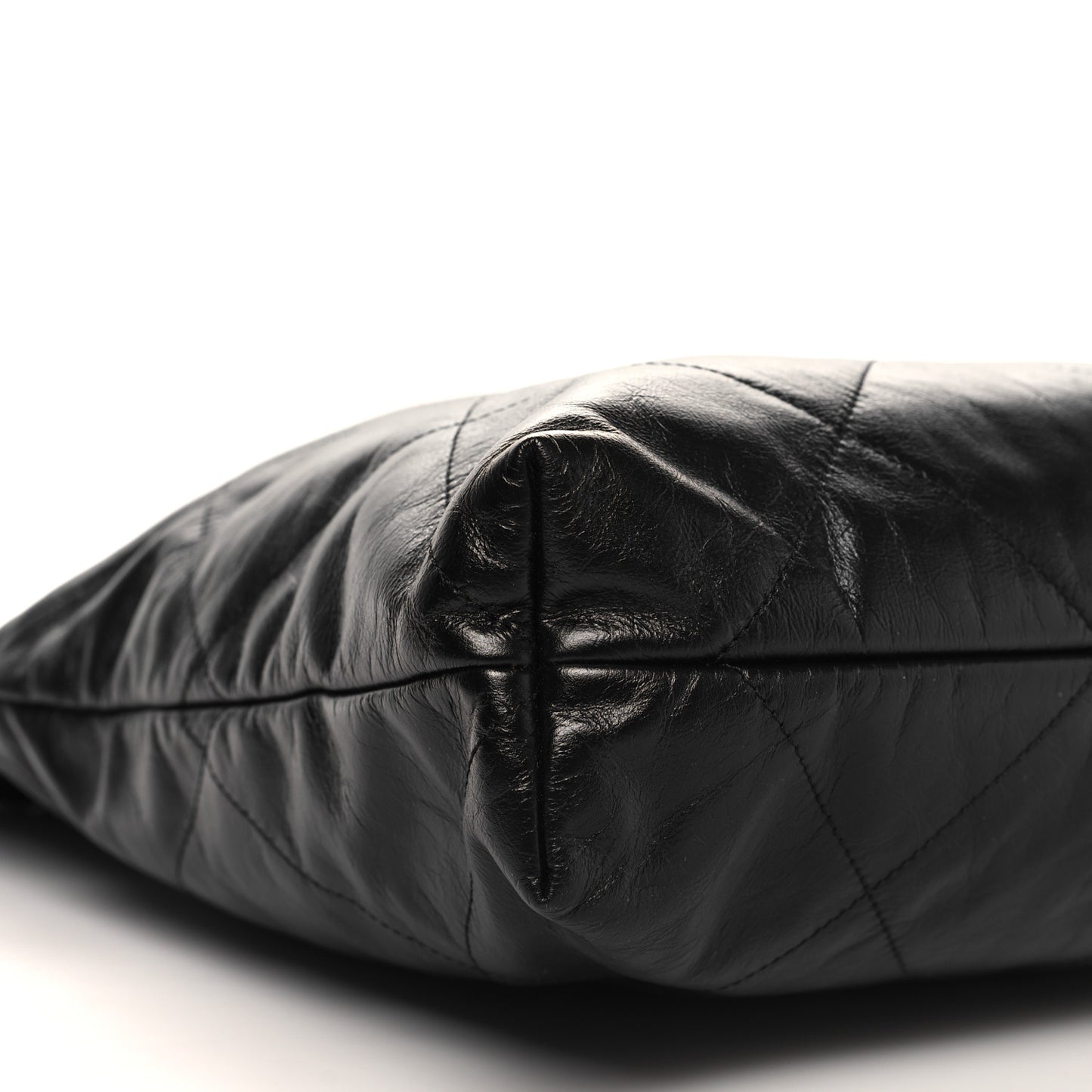Shiny Calfskin Quilted Chanel 22 Black